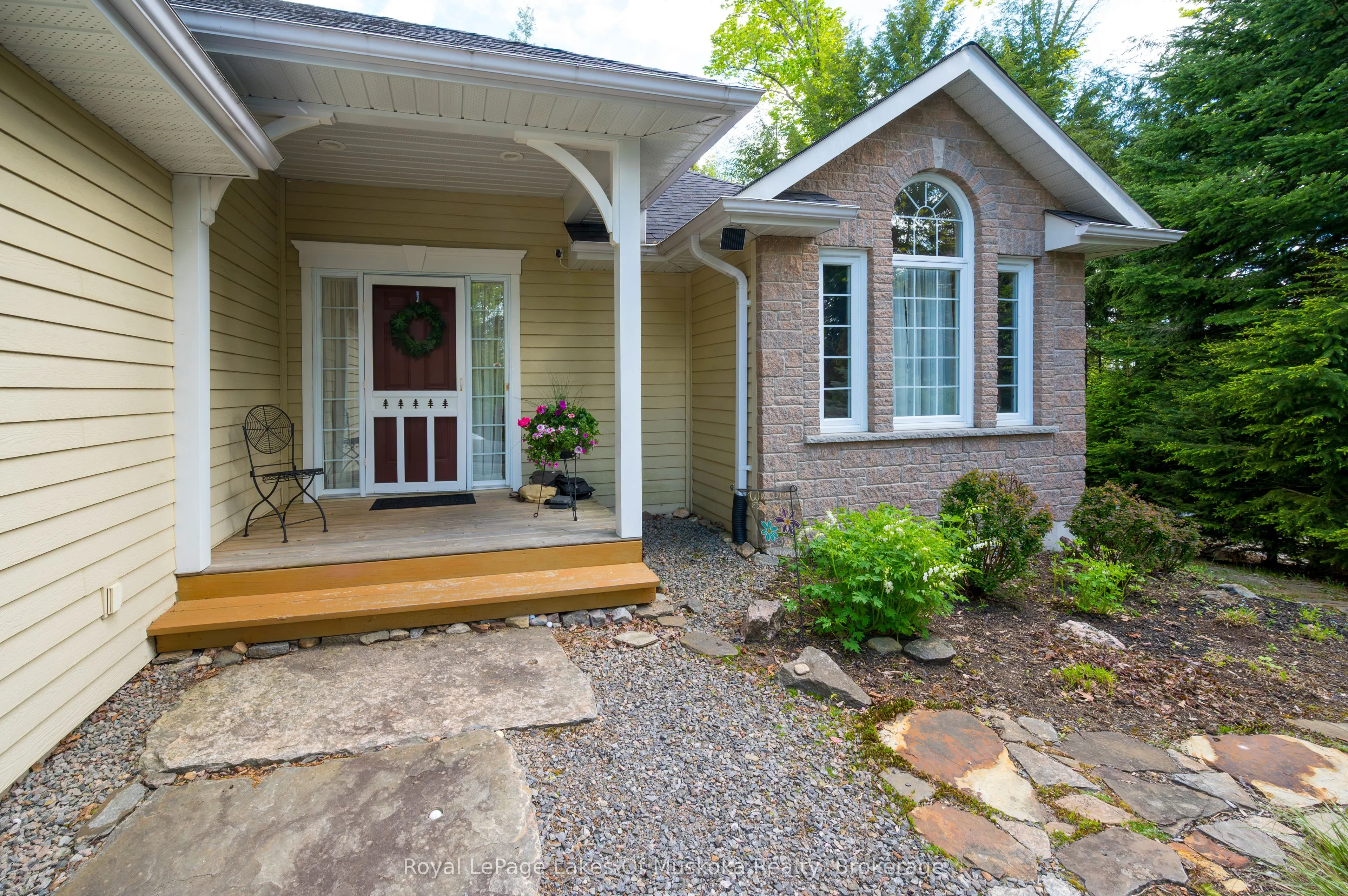 20 Deerhurst Highlands Drive