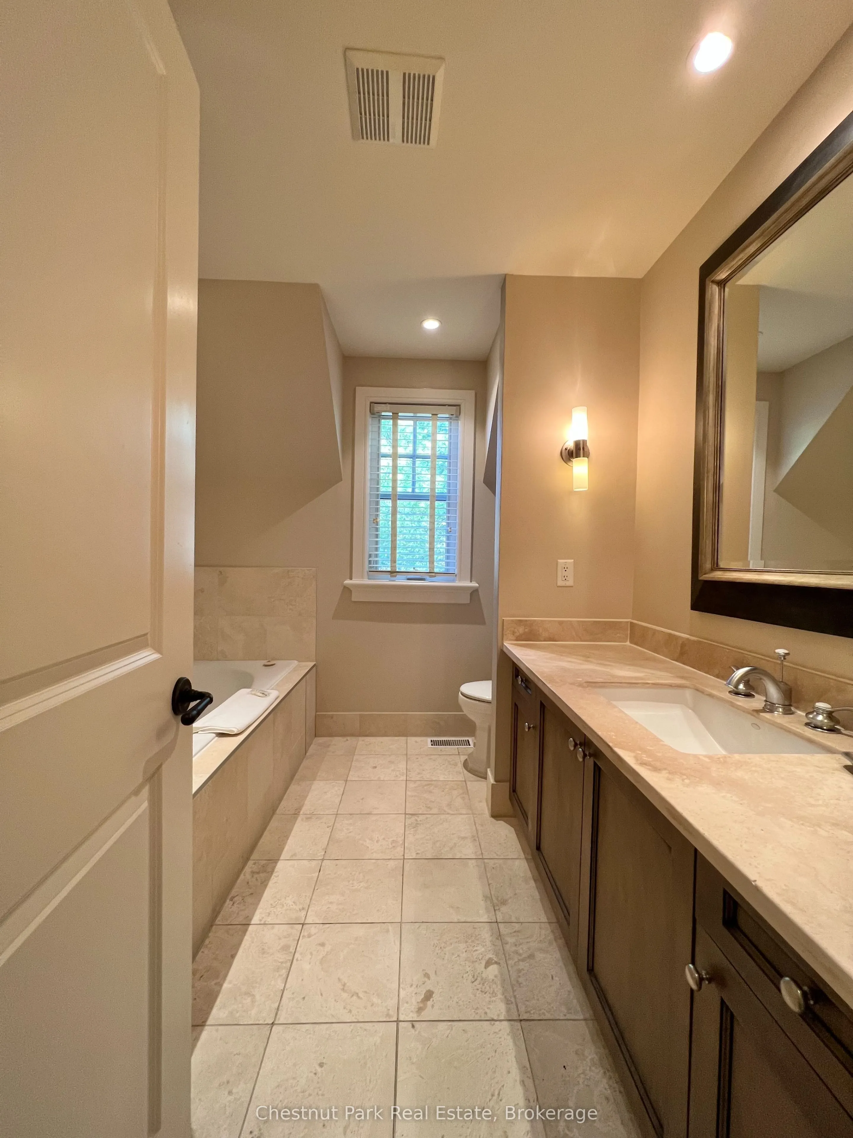 301 Emerald Hills Court #Unit 11
