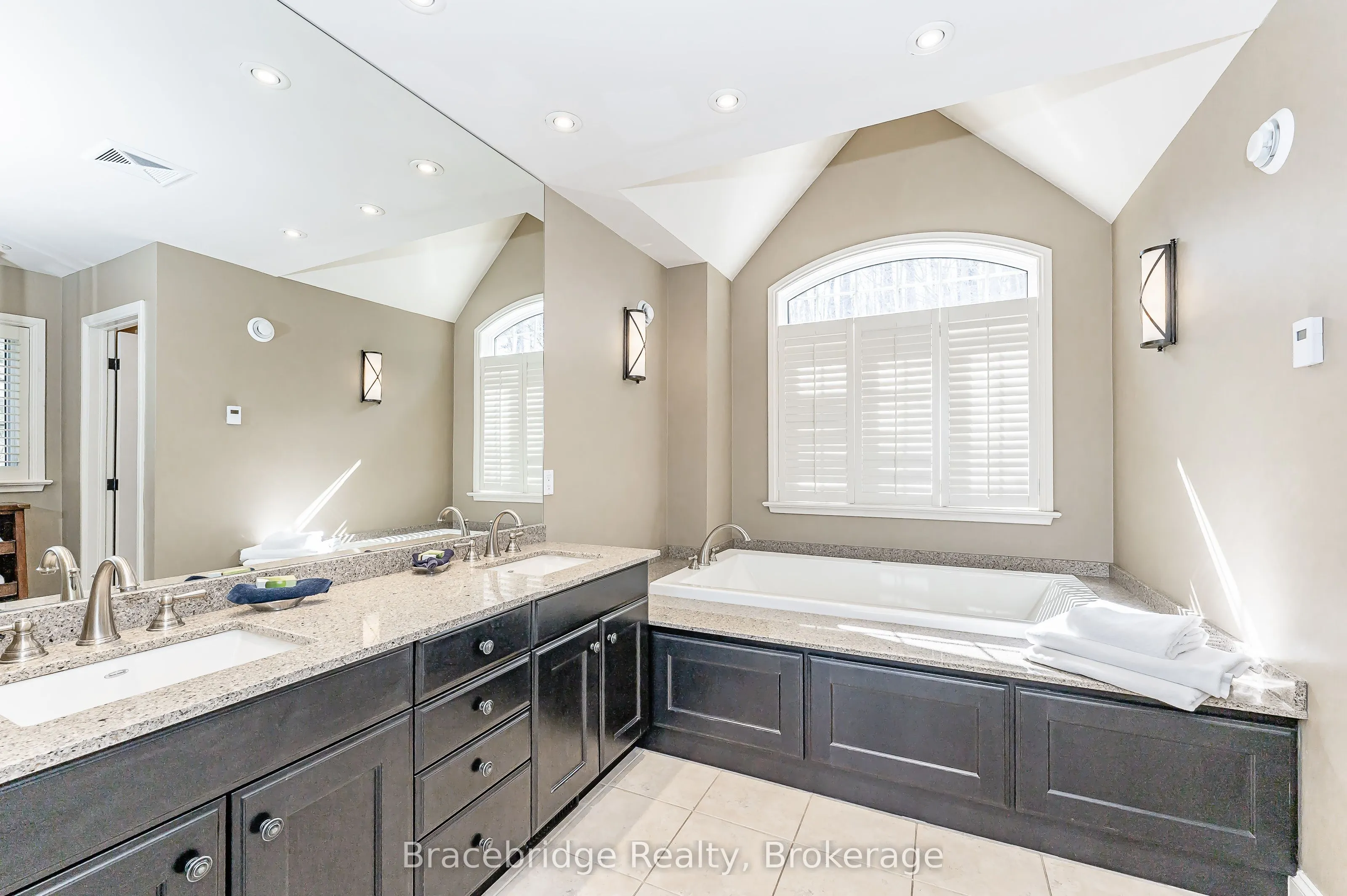 3876 Muskoka Rd 118 Highway W #Sandfield 3 W3