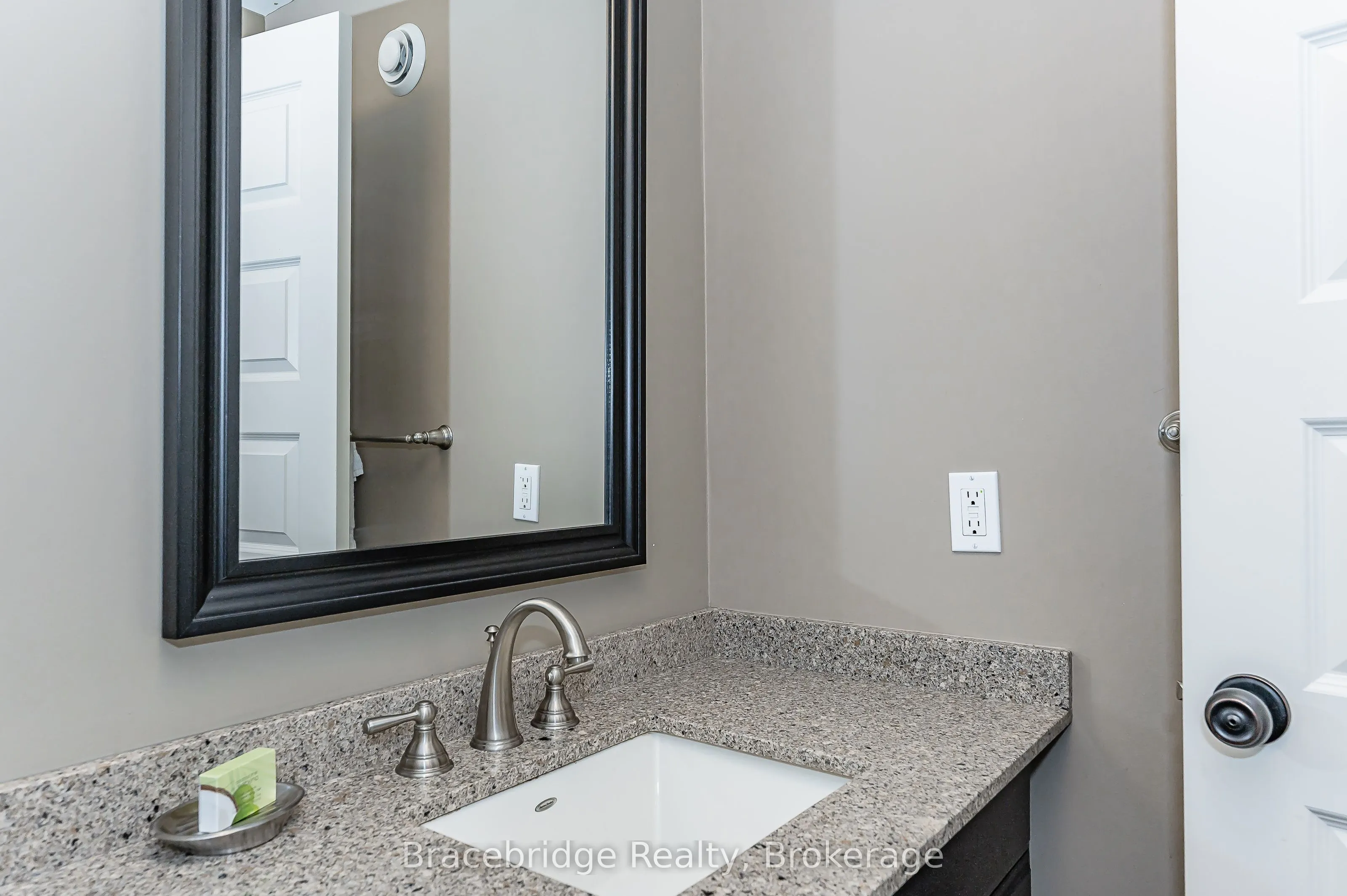 3876 Muskoka Rd 118 Highway W #Sandfield 3 W3