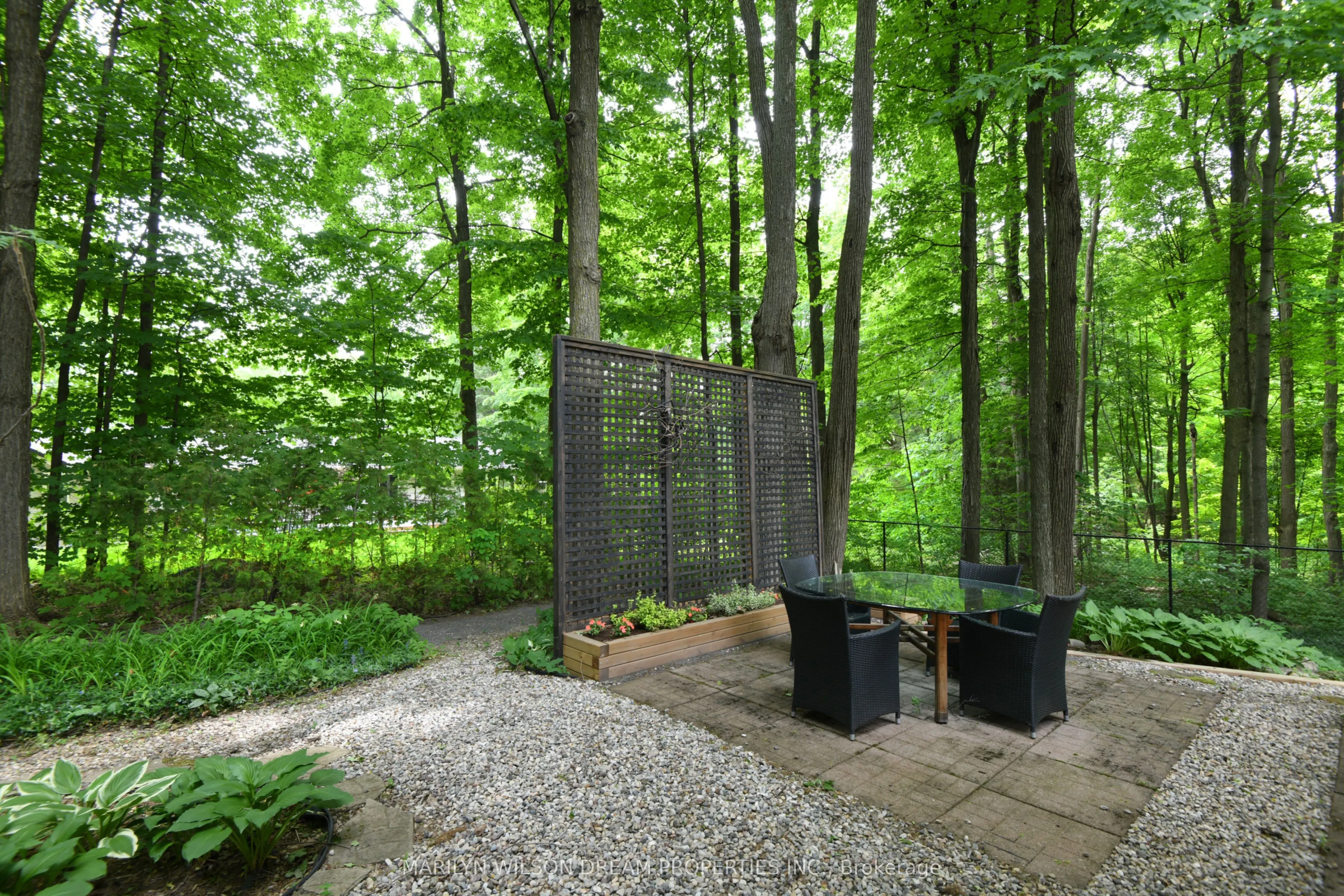 11 Burrows Road