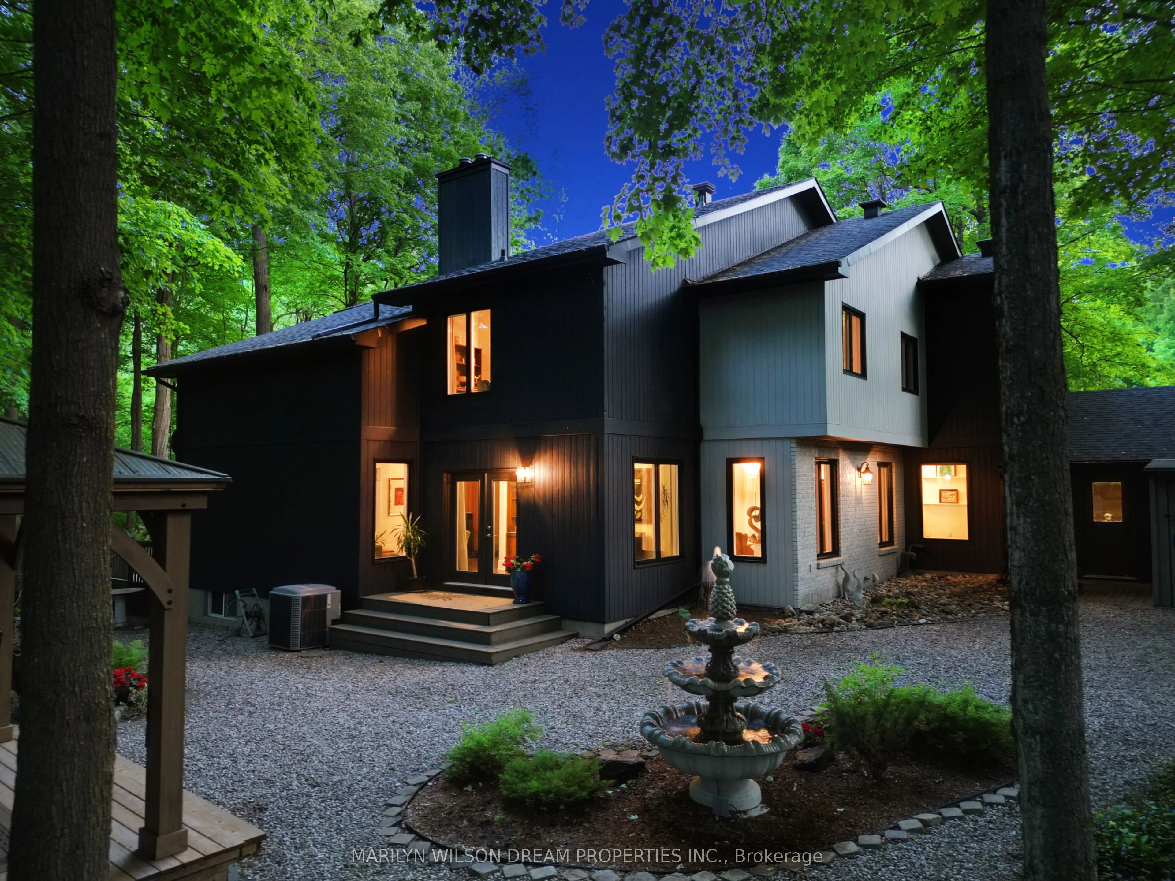 11 Burrows Road