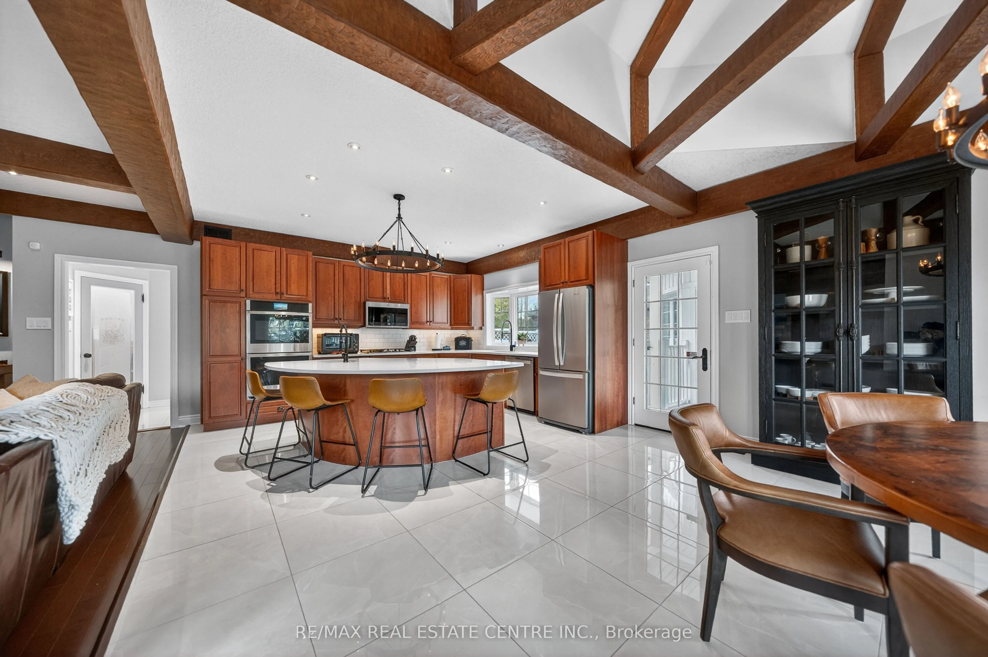 6805 CONCESSION 2