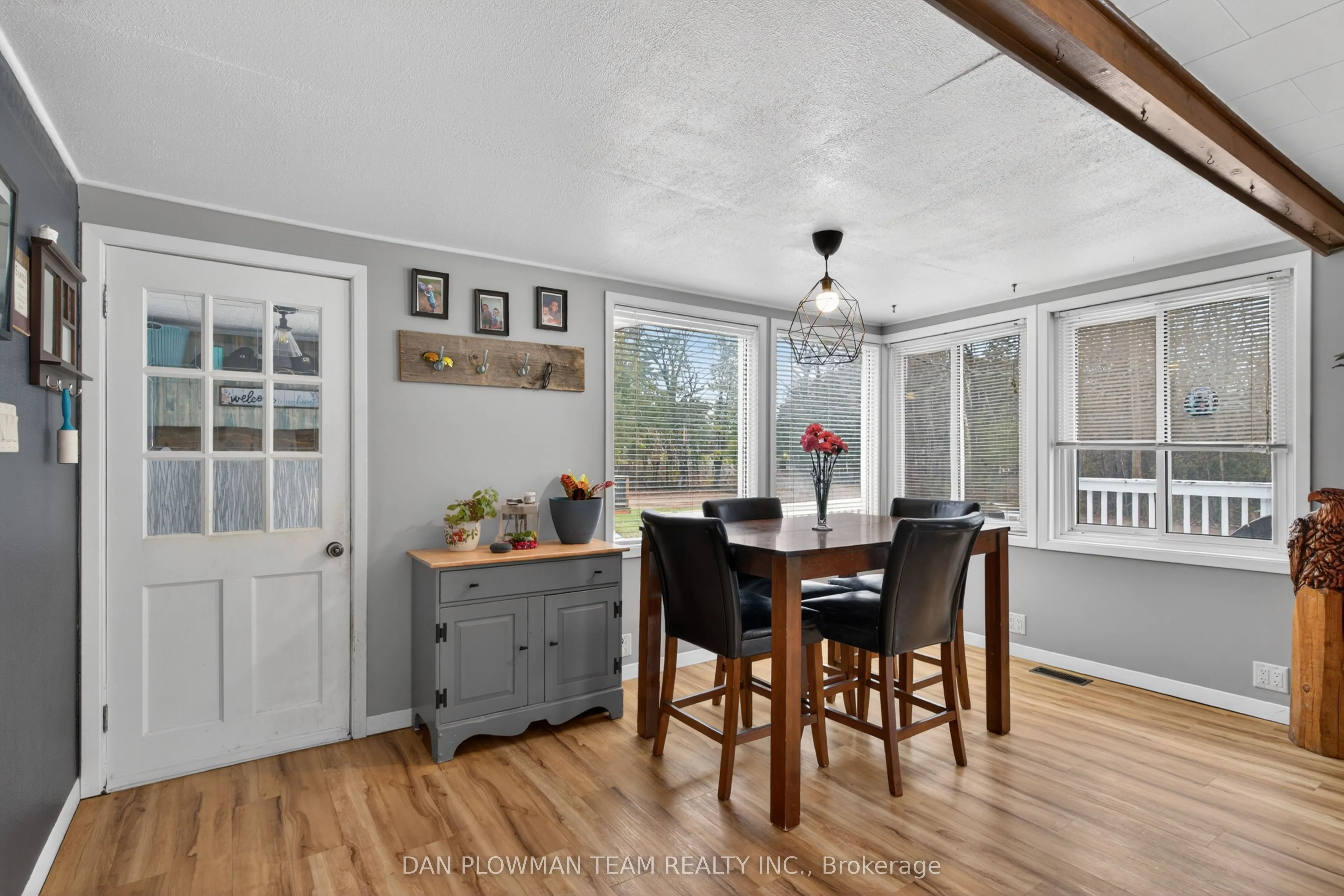 1545 Westview Crescent