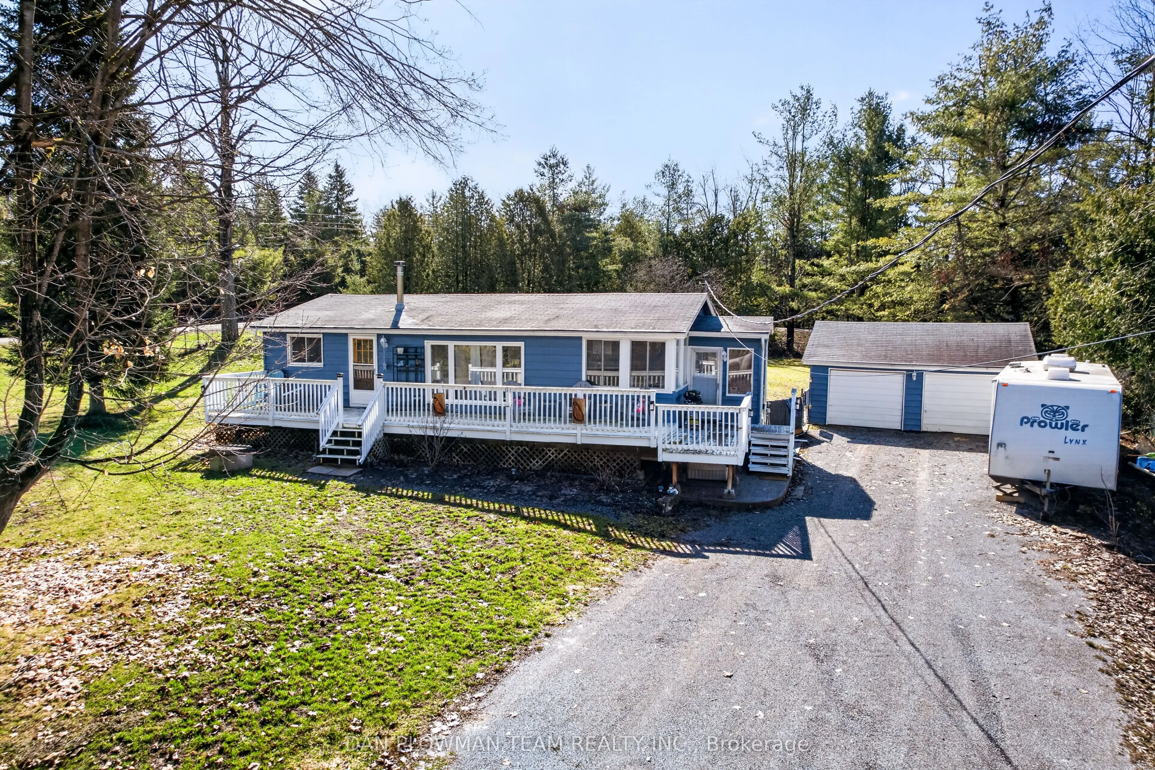 1545 Westview Crescent