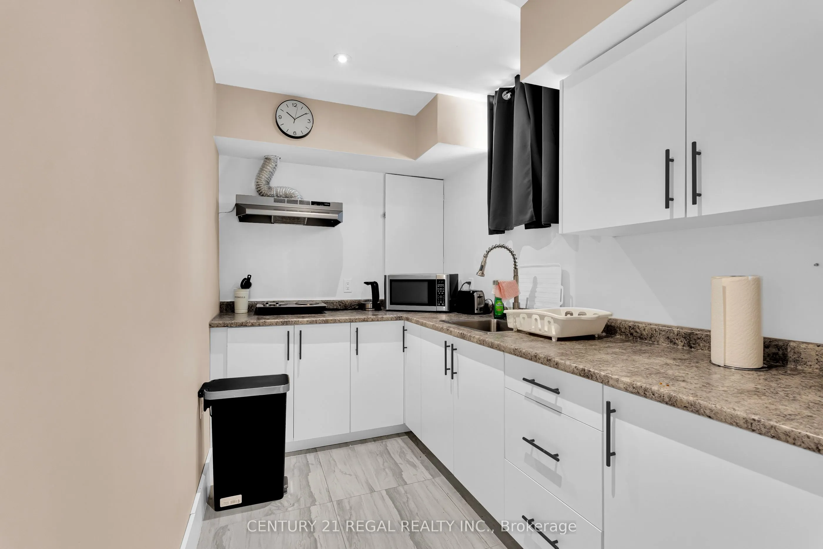 942 Tecumseh Road E