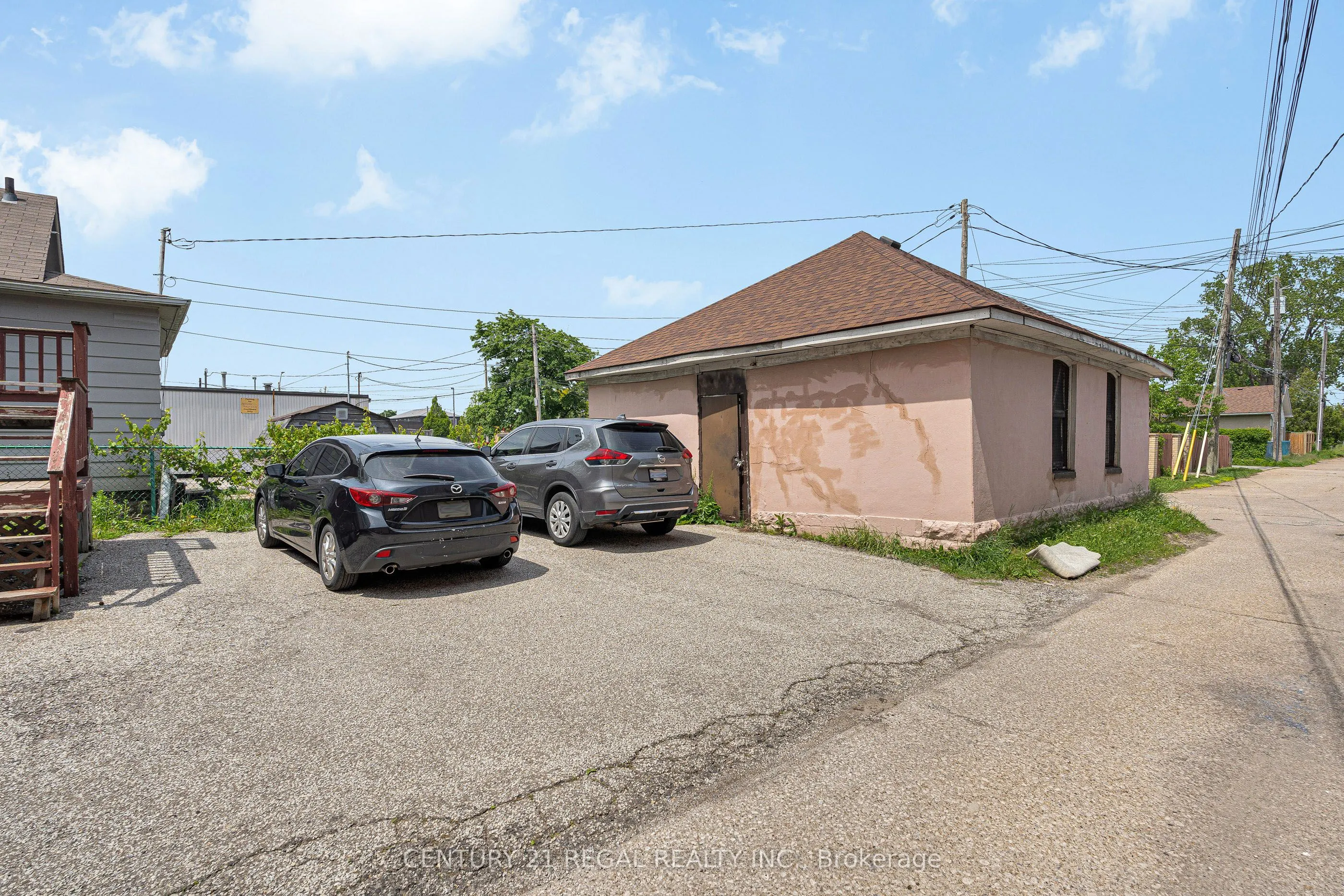 942 Tecumseh Road E