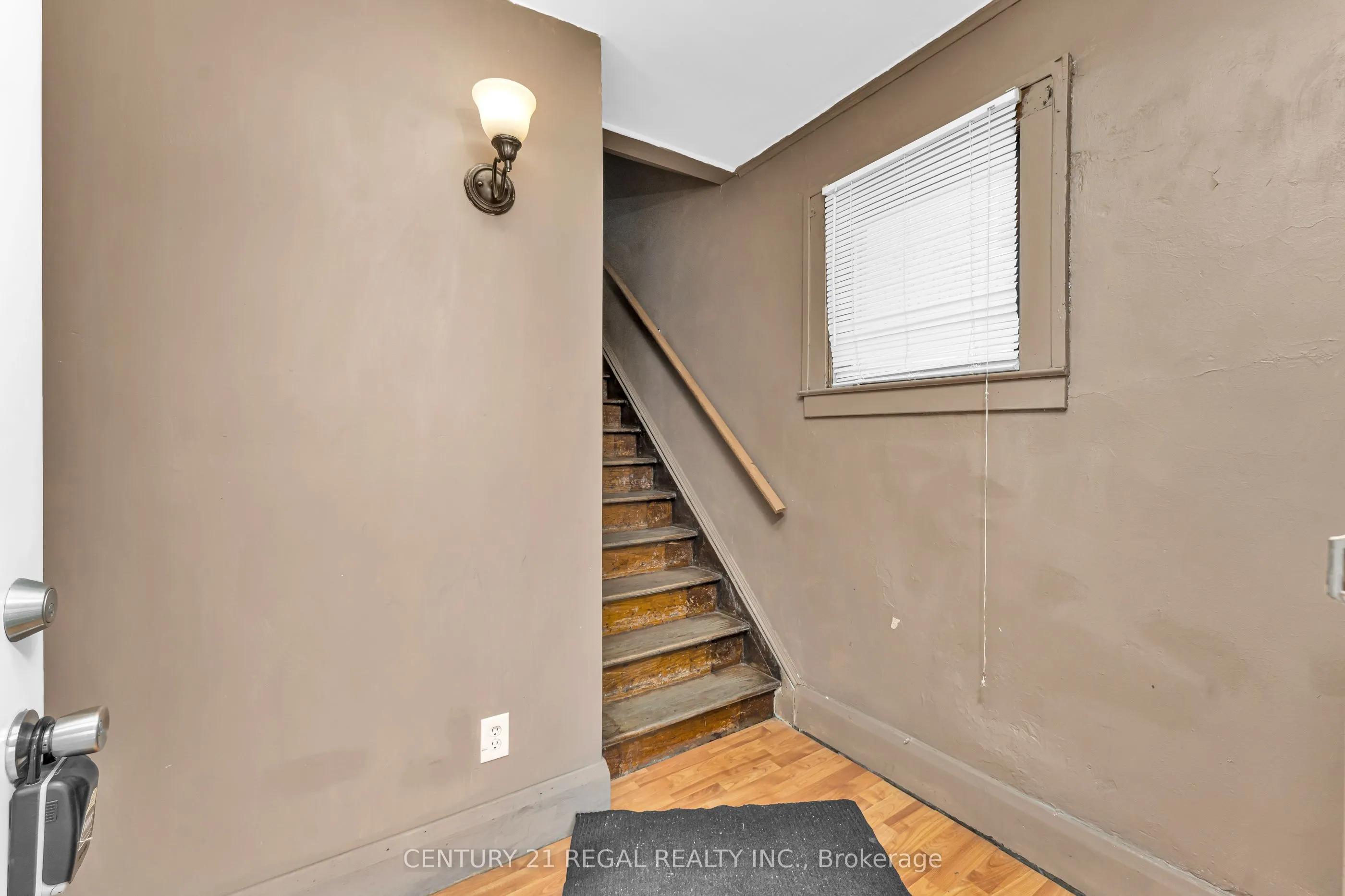 942 Tecumseh Road E