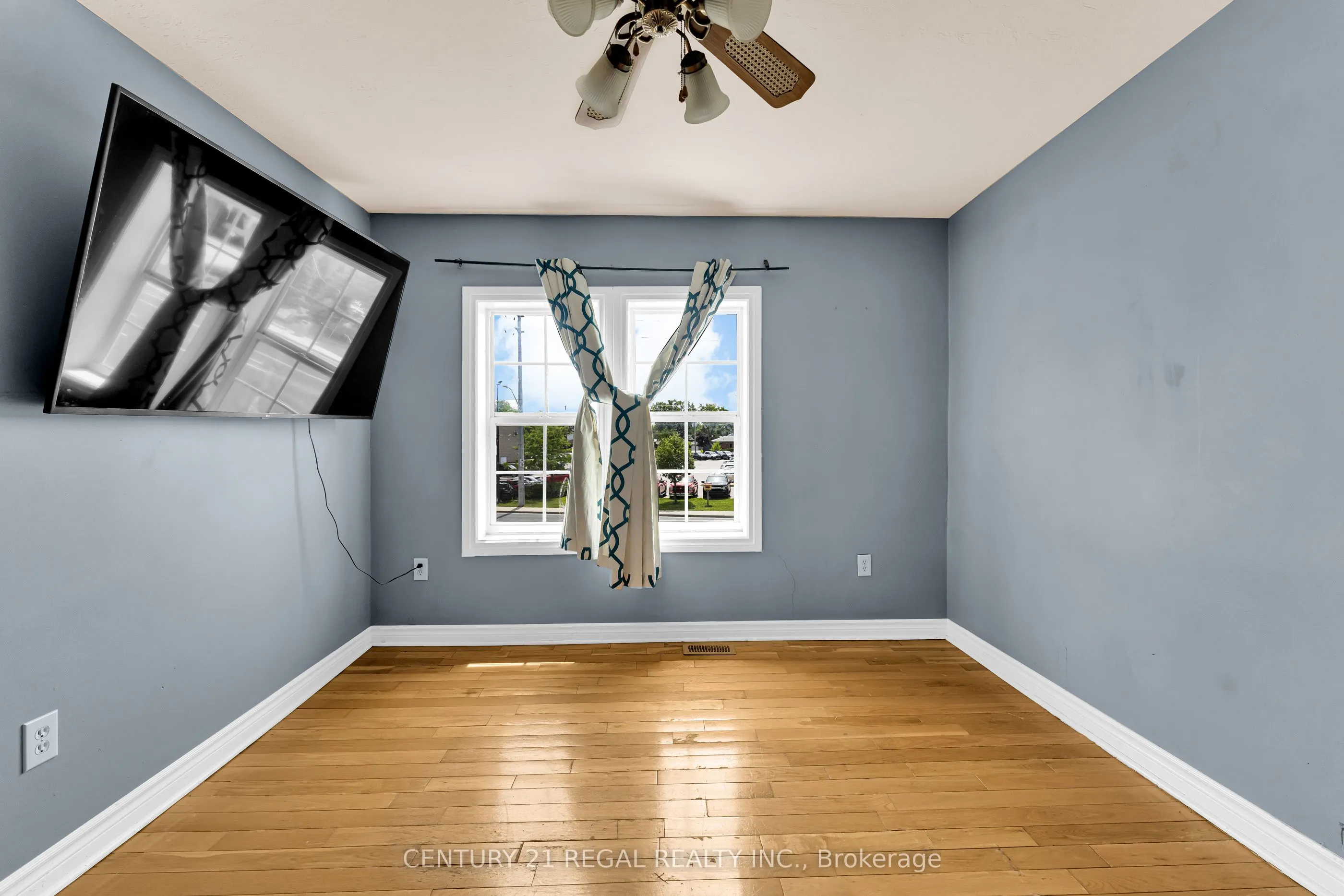 942 Tecumseh Road E