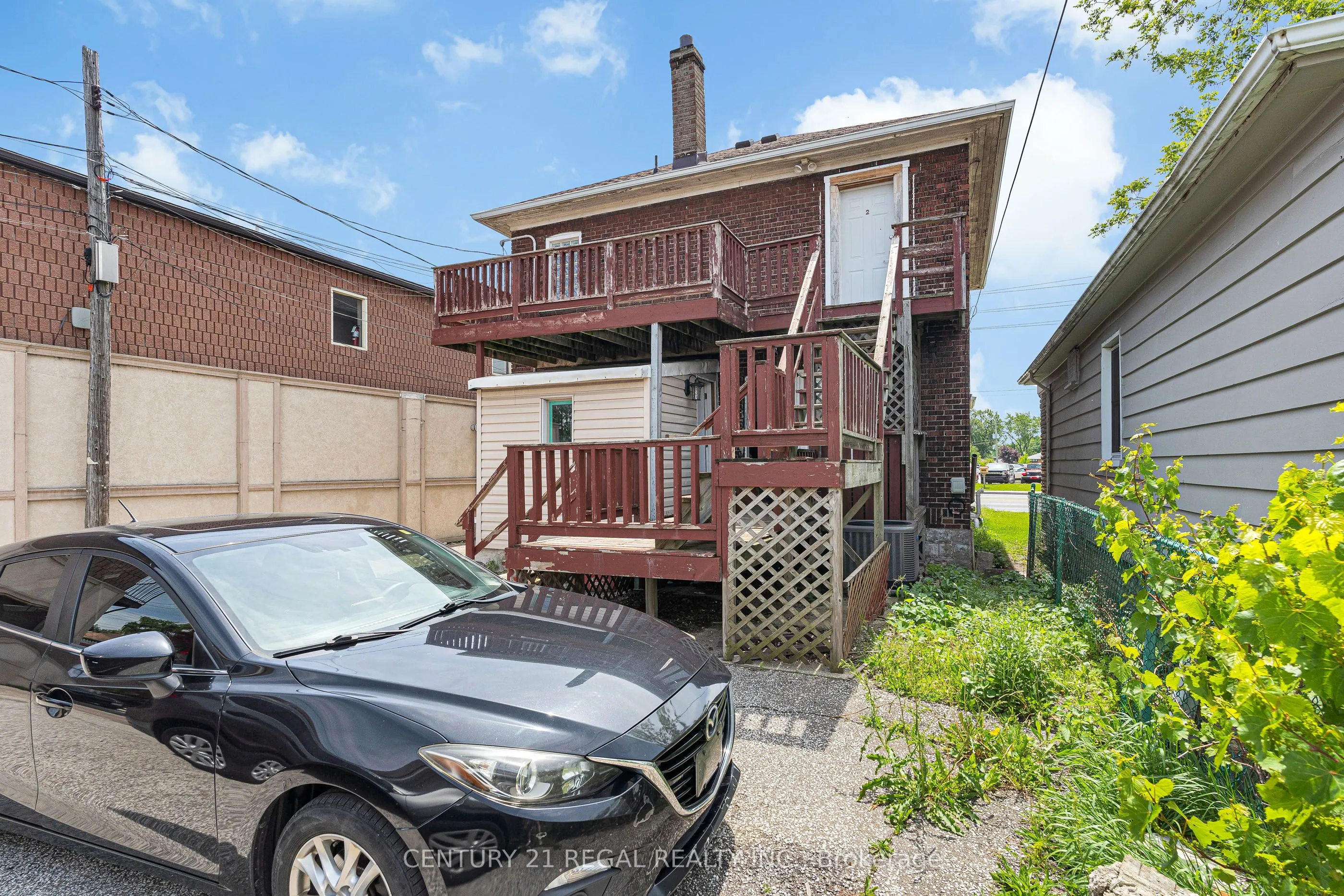 942 Tecumseh Road E