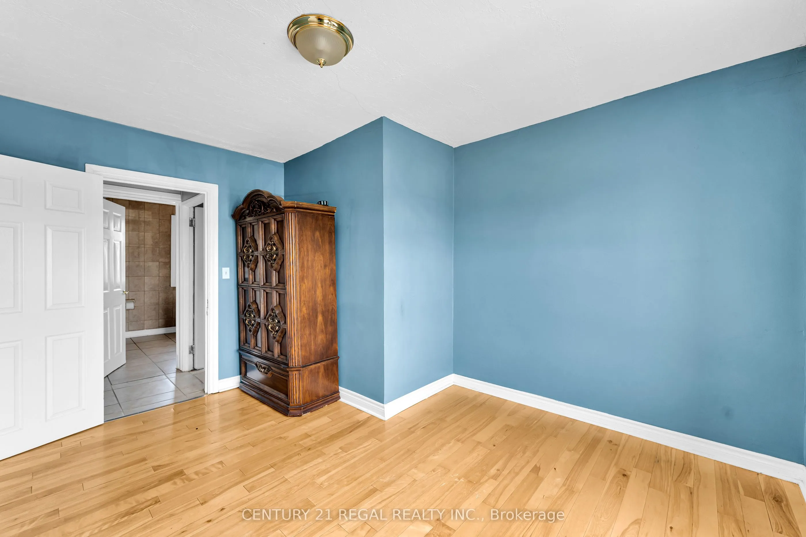 942 Tecumseh Road E