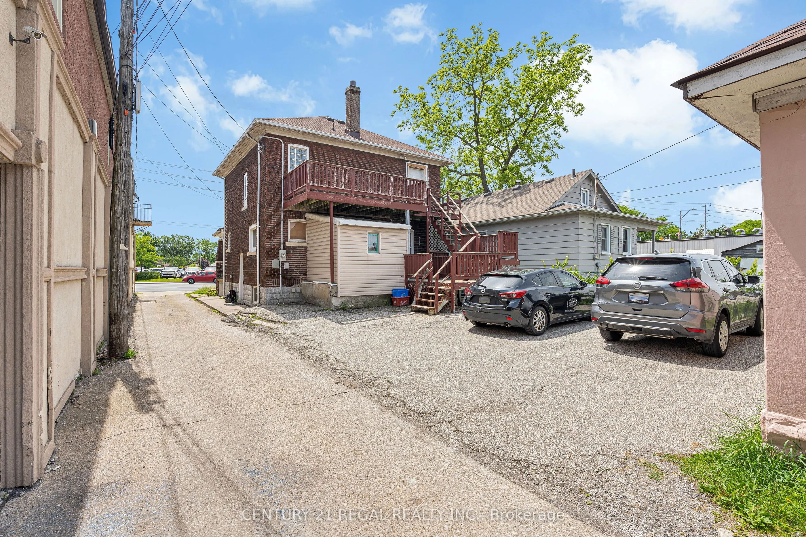 942 Tecumseh Road E