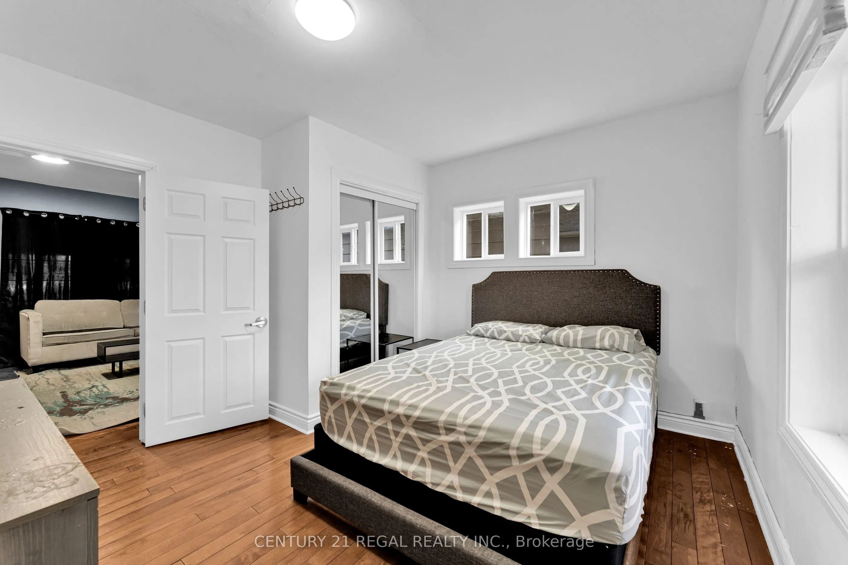 942 Tecumseh Road E