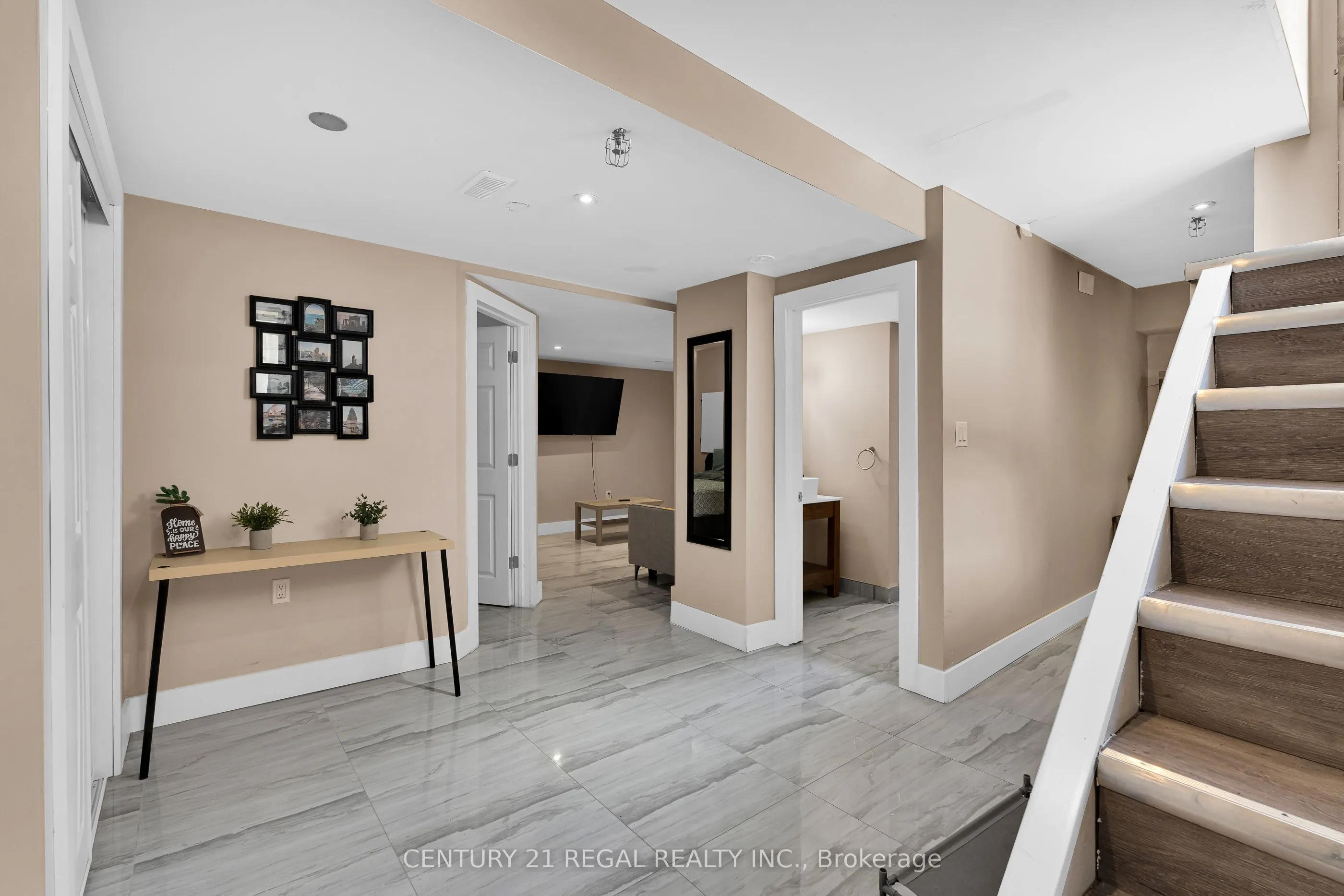 942 Tecumseh Road E