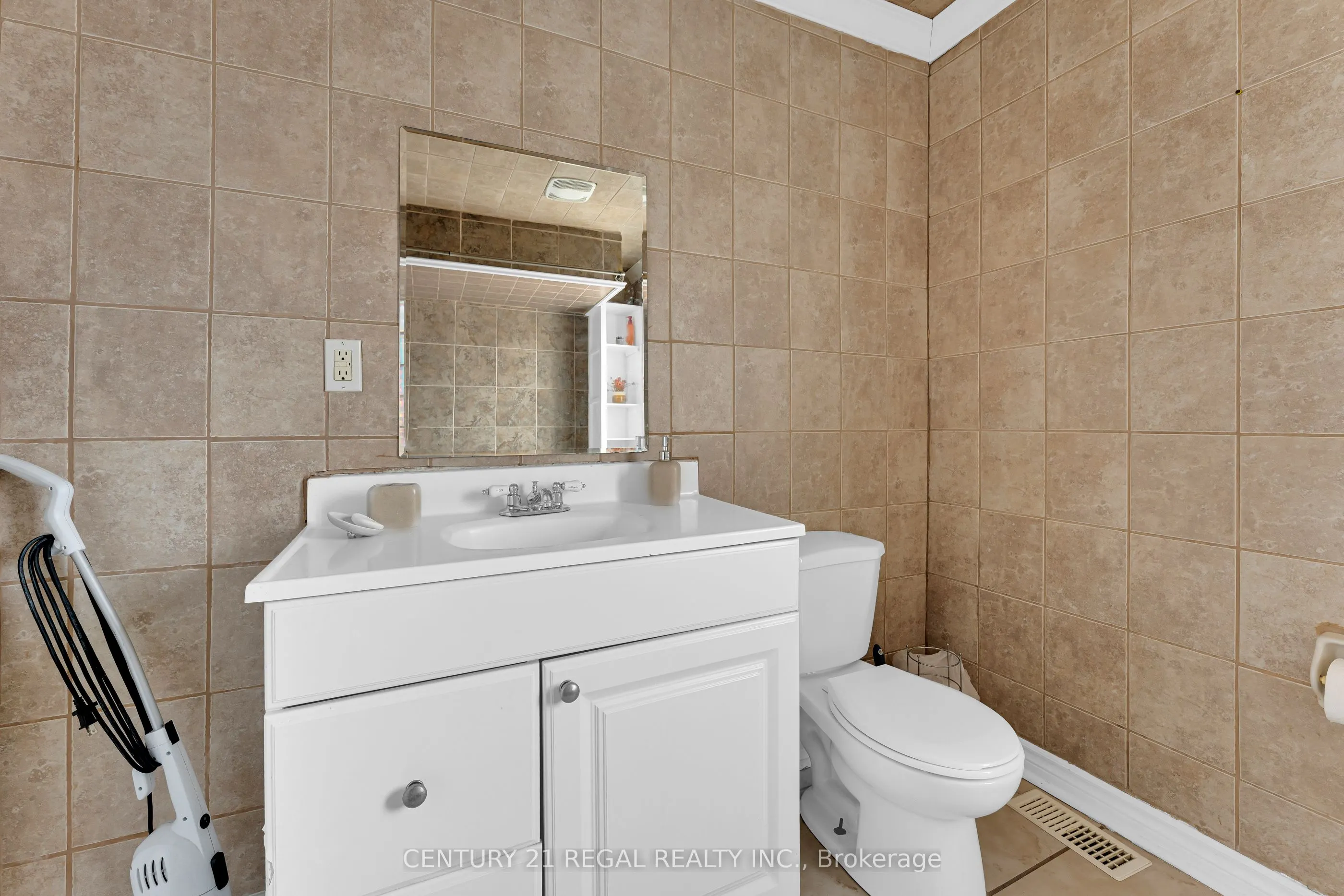 942 Tecumseh Road E