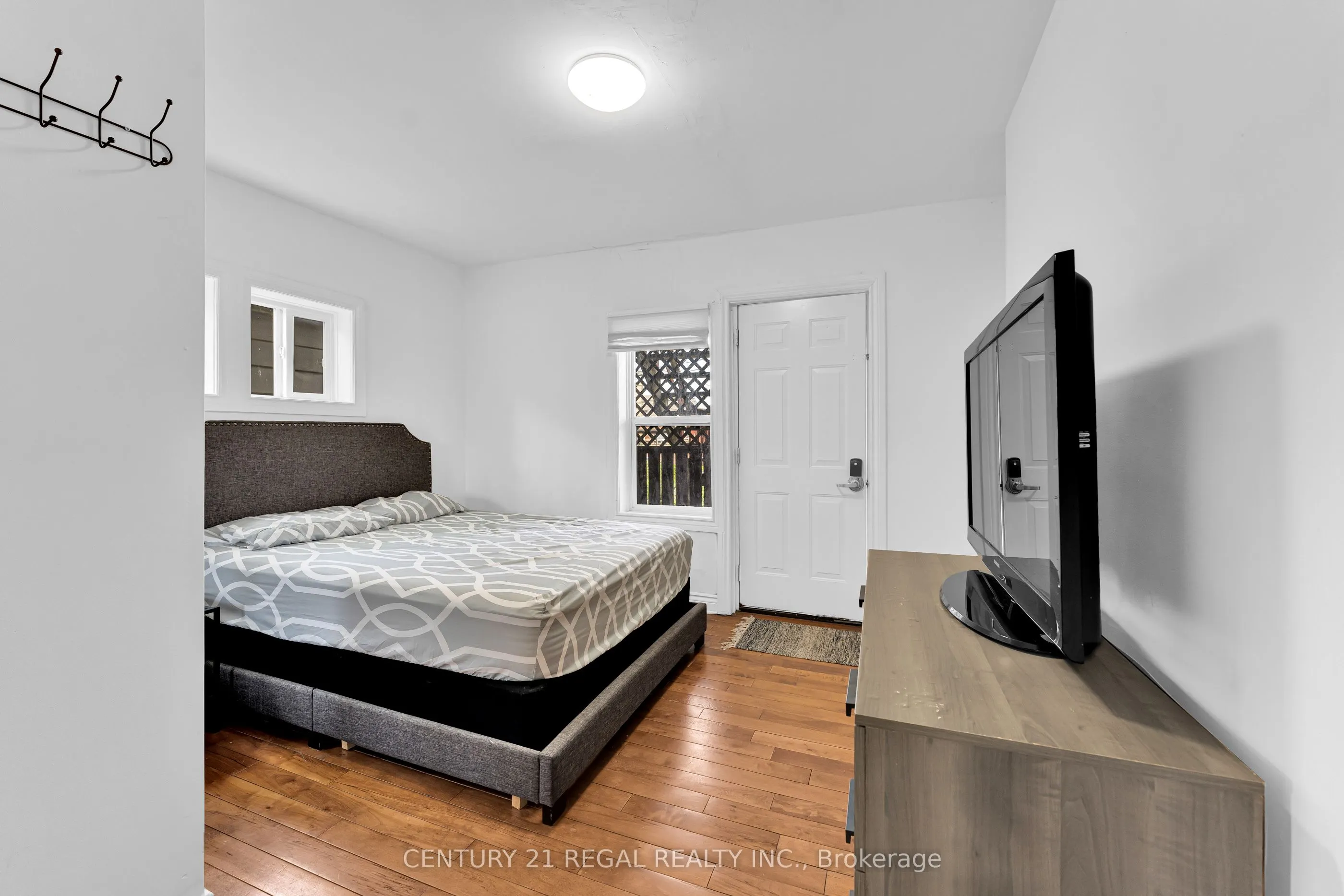 942 Tecumseh Road E