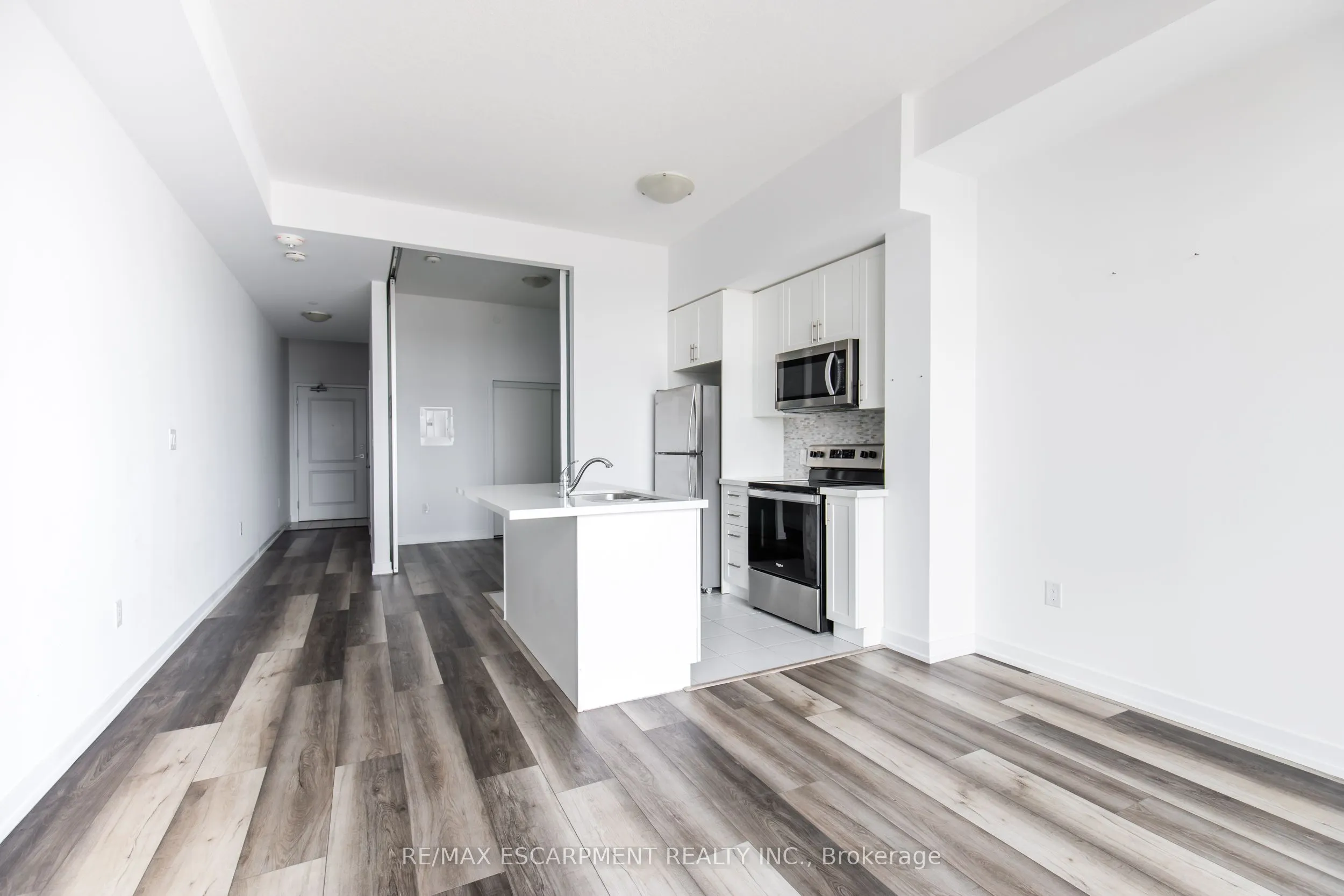 450 Dundas Street E #416