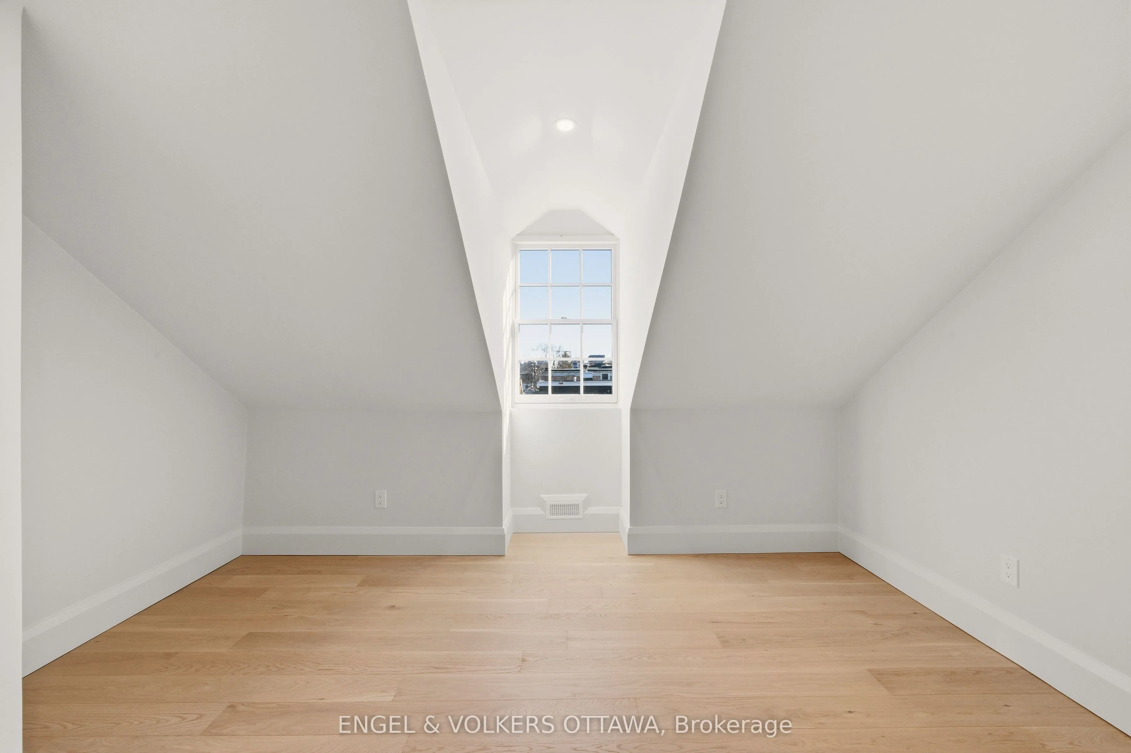 35 MacKay Street