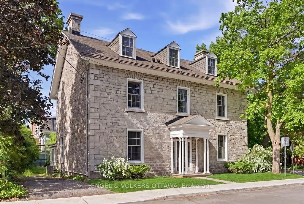 35 MacKay Street