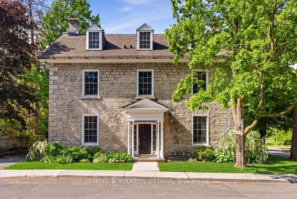 35 MacKay Street