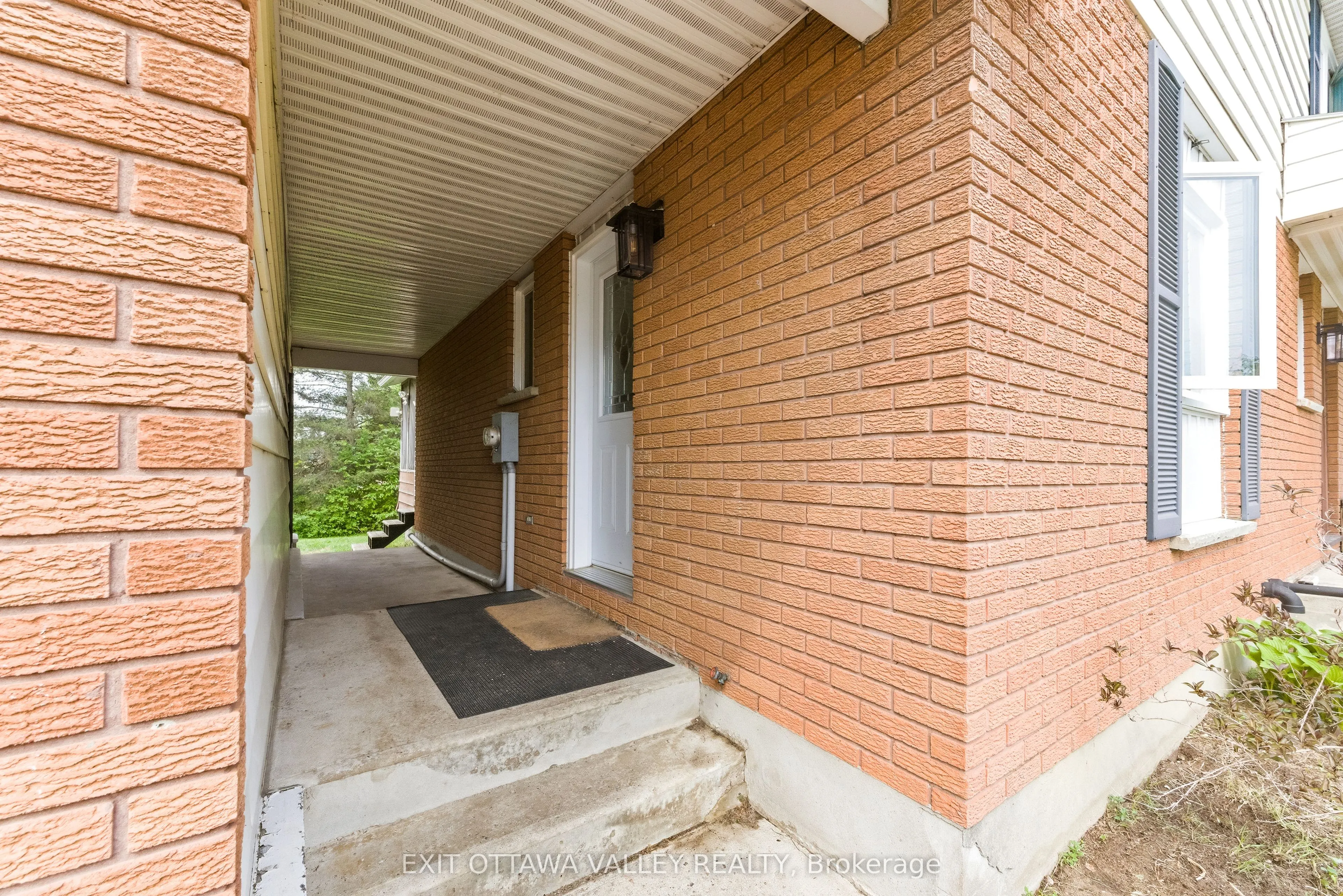 13 Tamarack Street