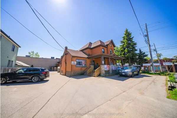 323 Upper Wentworth Street