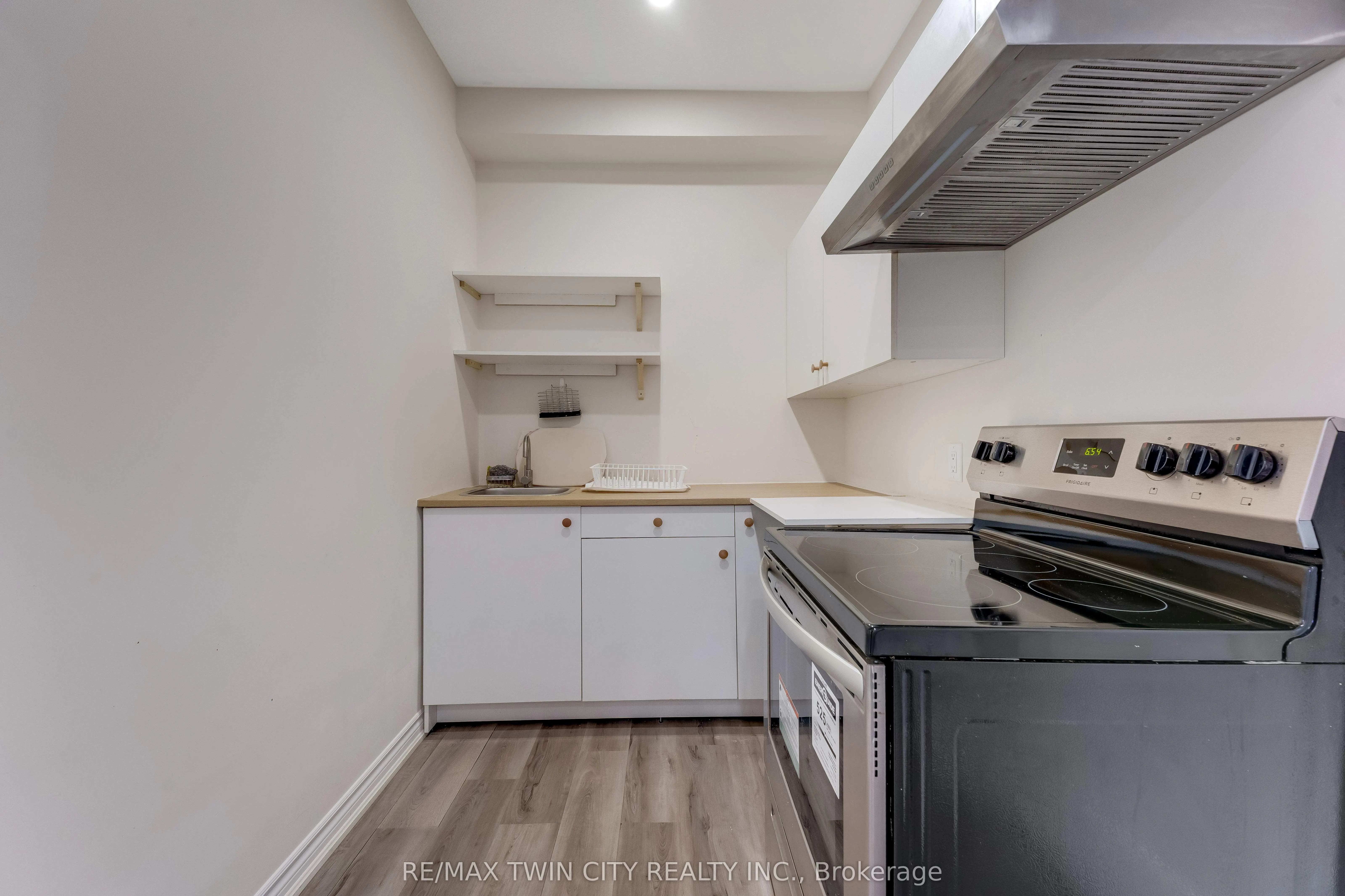 106 HALDIMAND Street
