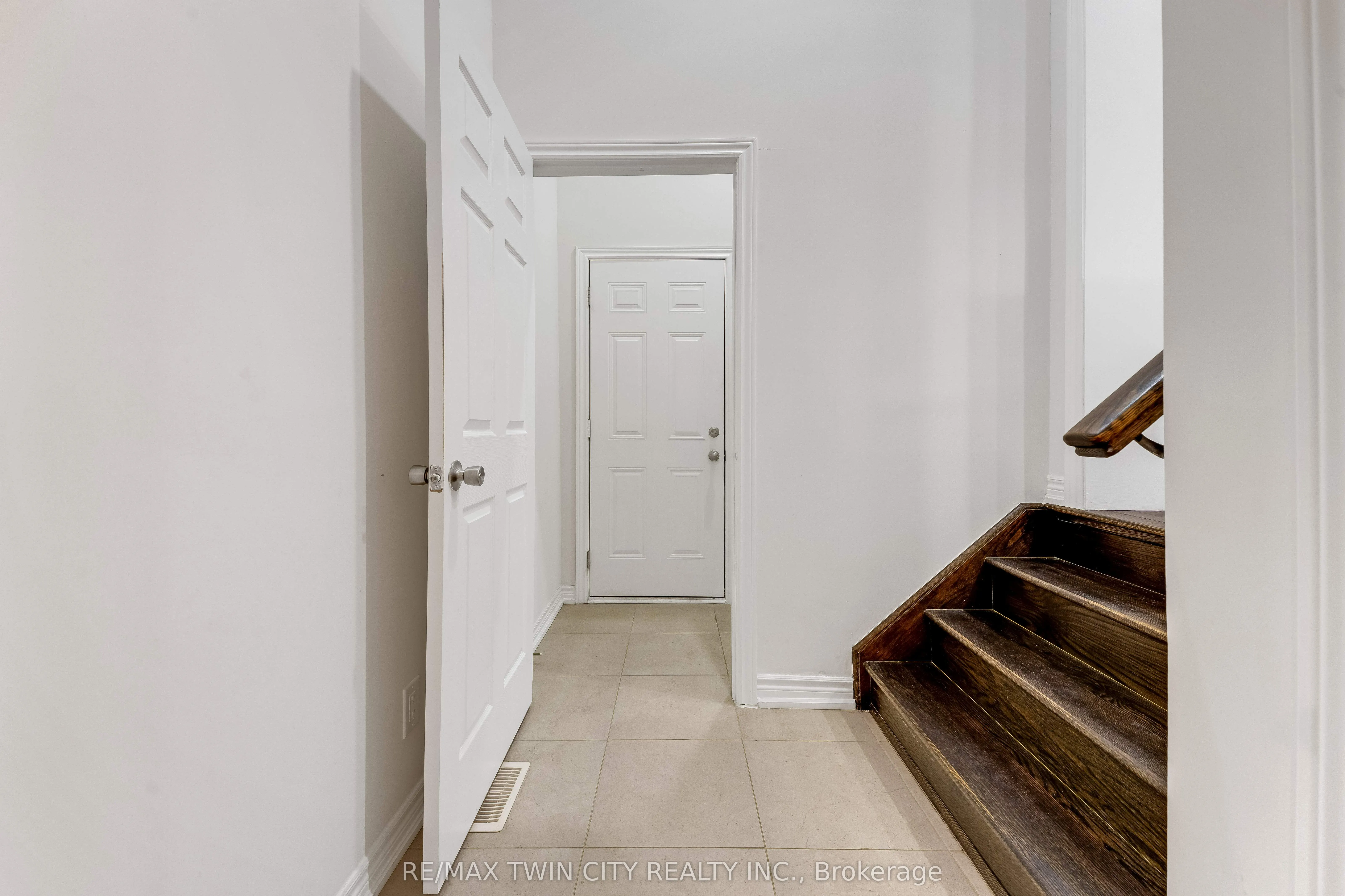 106 HALDIMAND Street