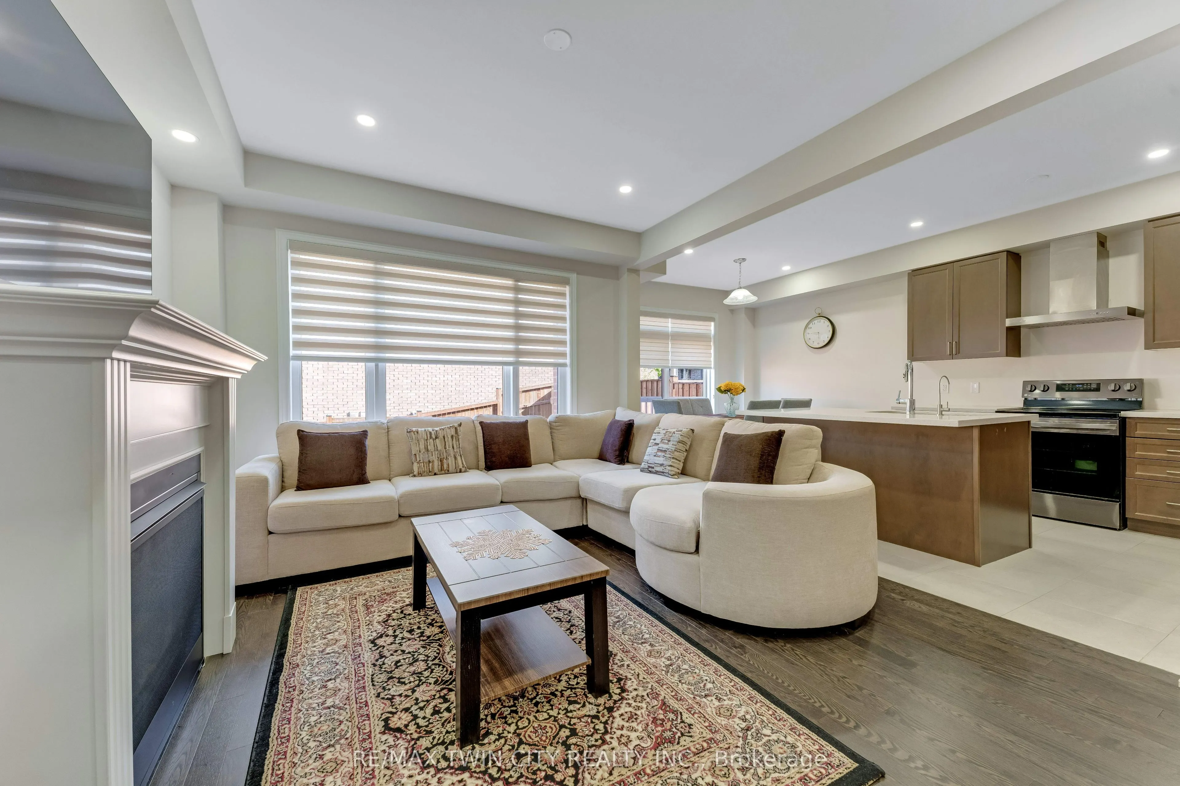 106 HALDIMAND Street