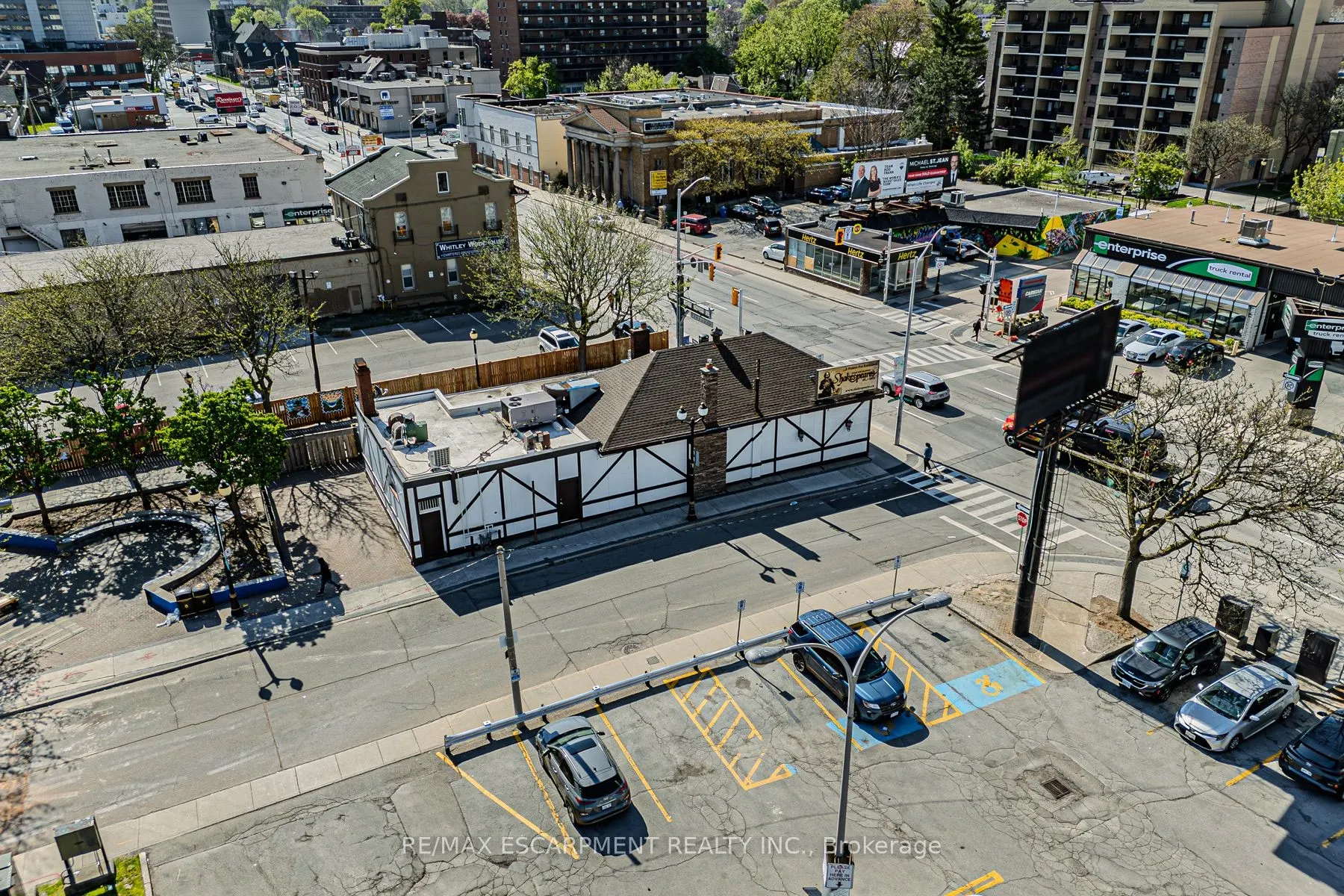 181 Main Street E