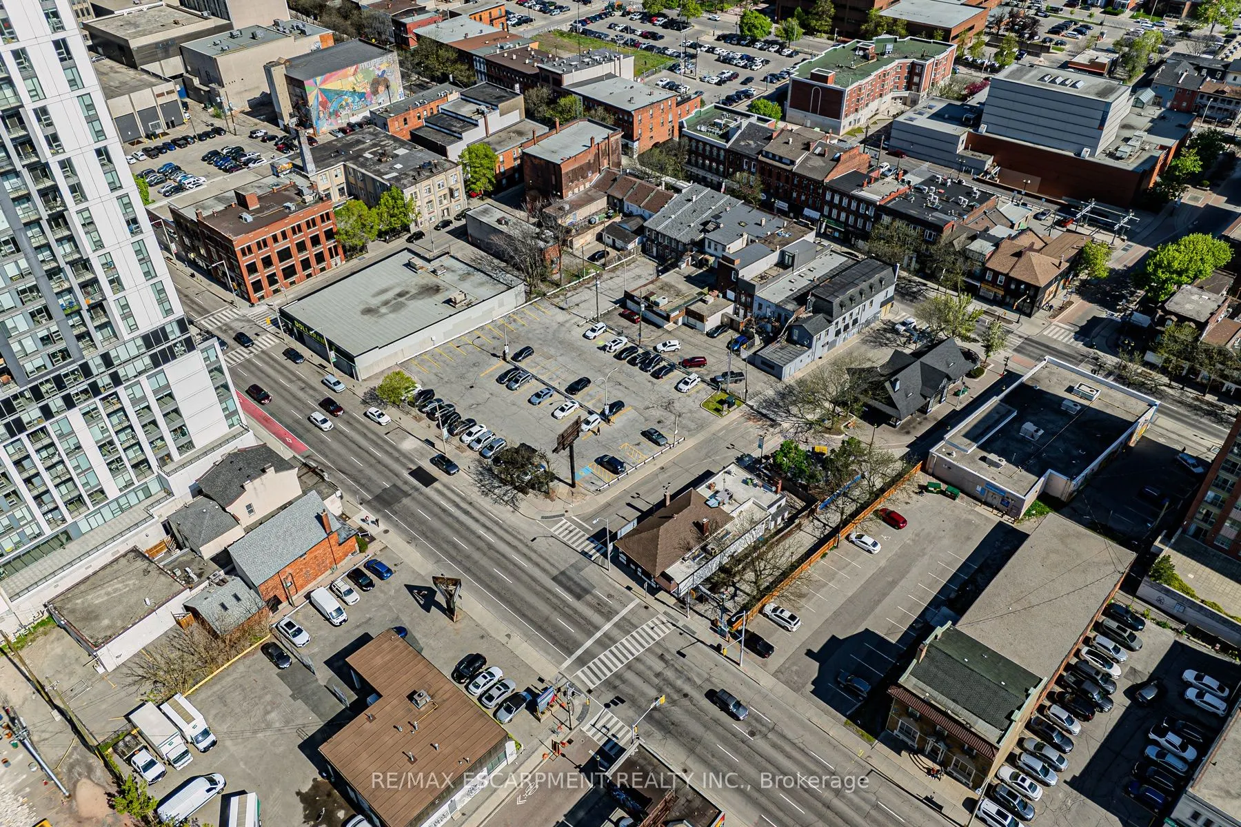 181 Main Street E