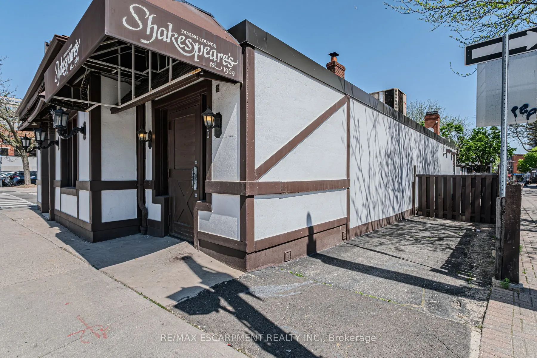 181 Main Street E