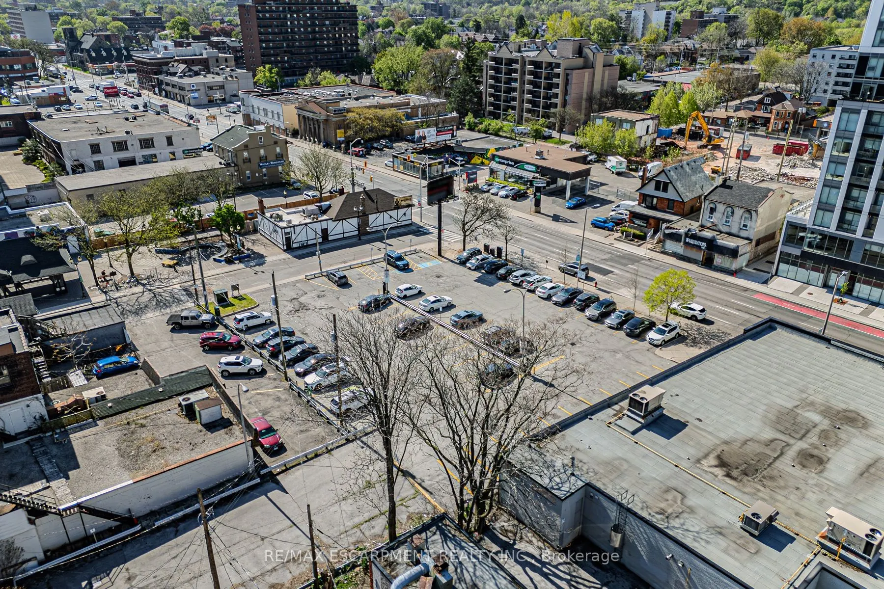 181 Main Street E