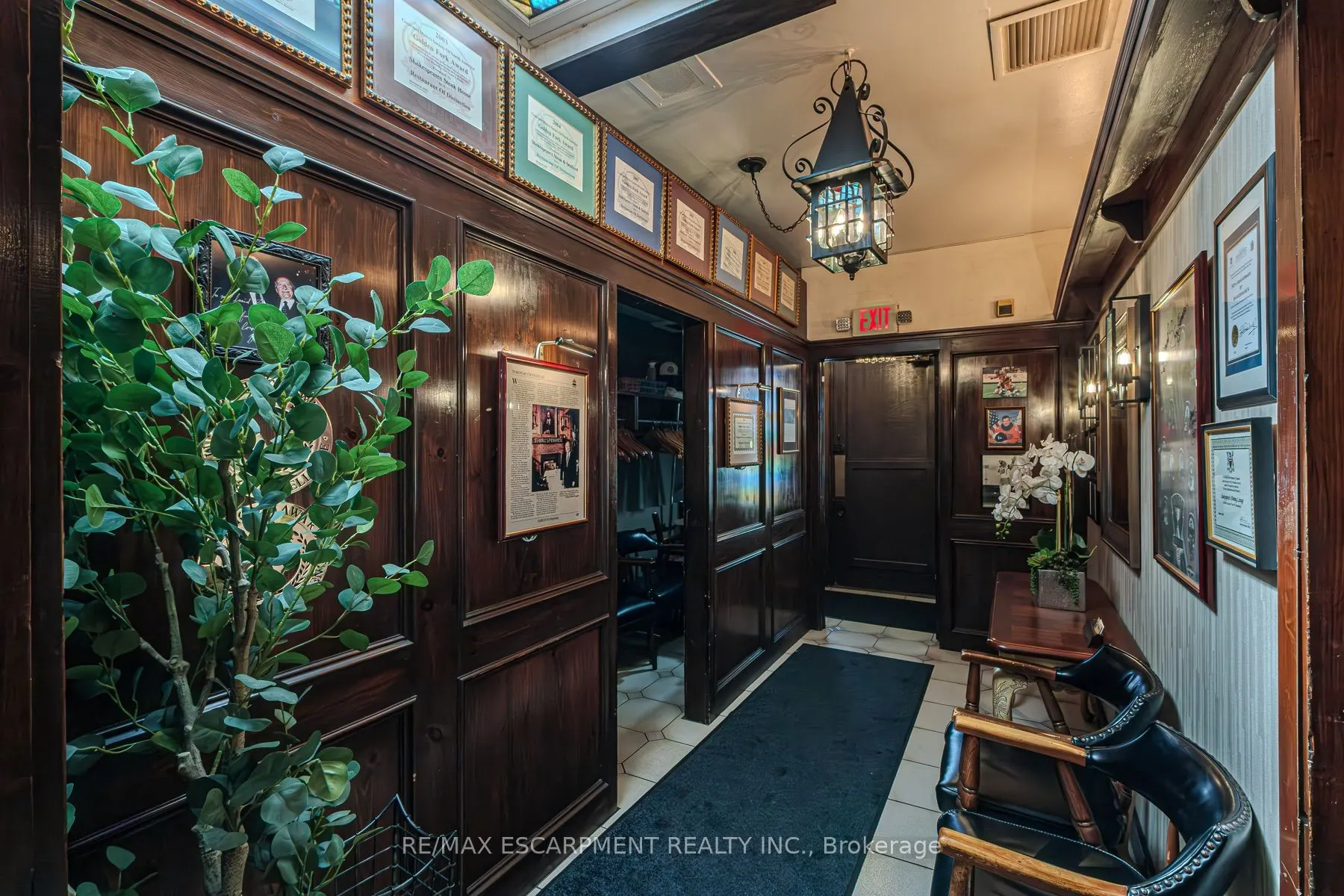 181 Main Street E