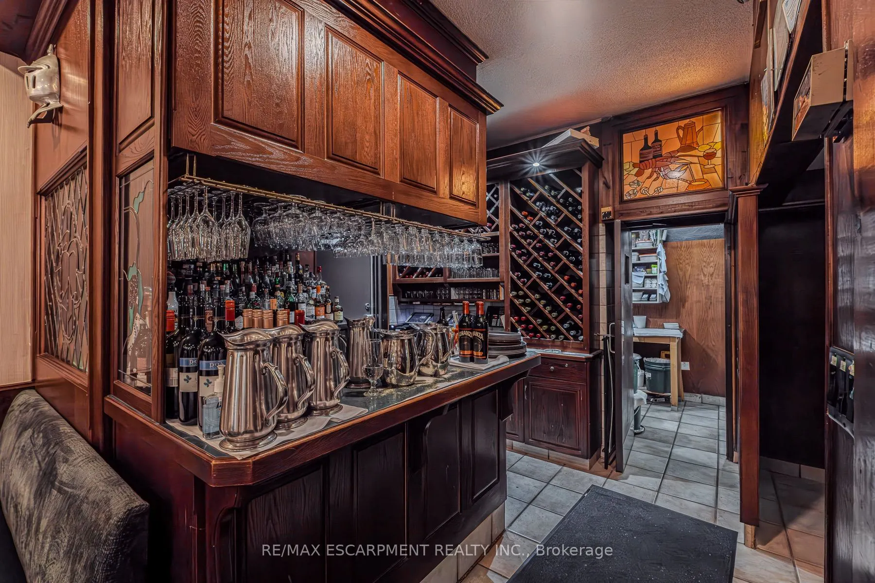 181 Main Street E