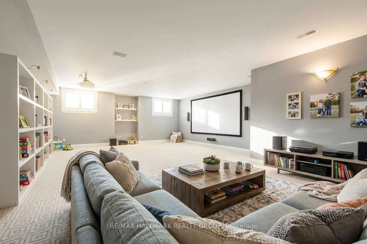 5800 Queenscourt Crescent