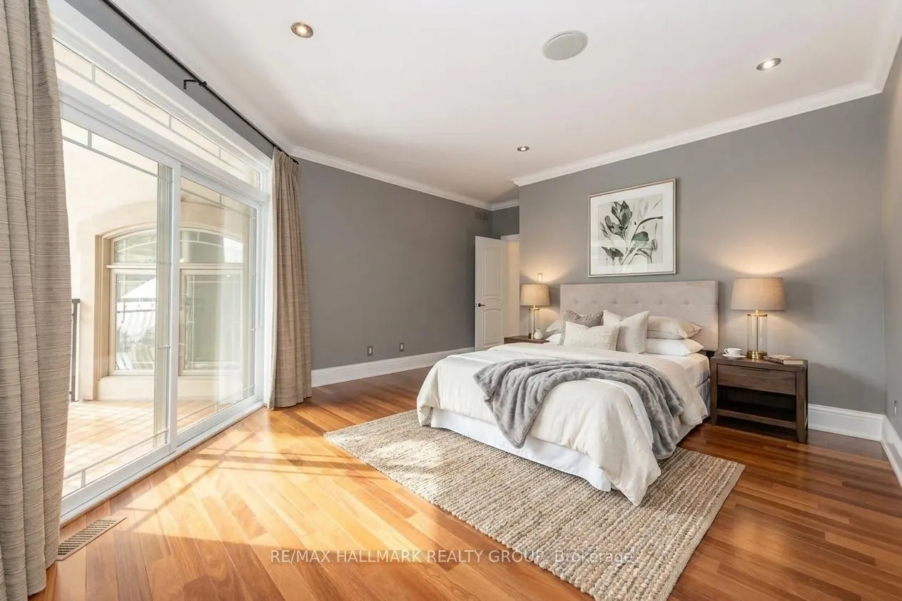 5800 Queenscourt Crescent