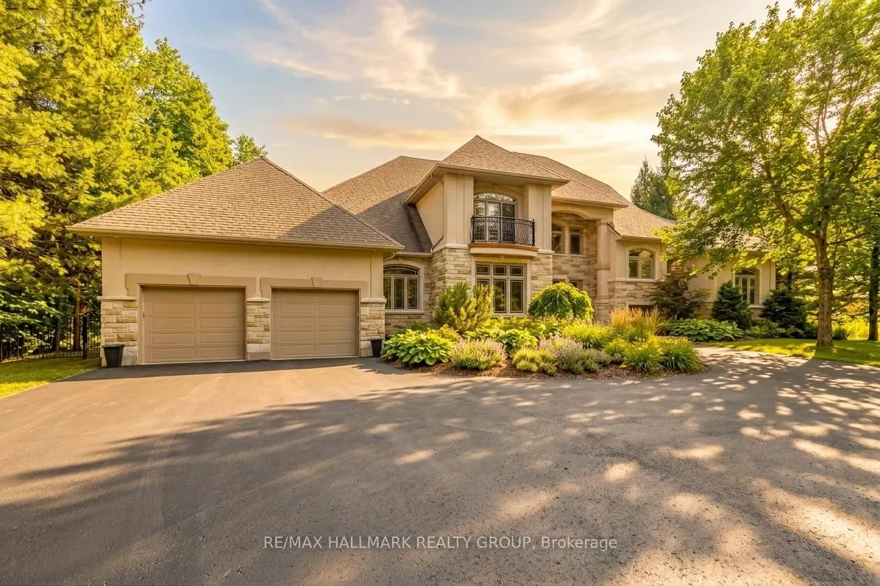5800 Queenscourt Crescent