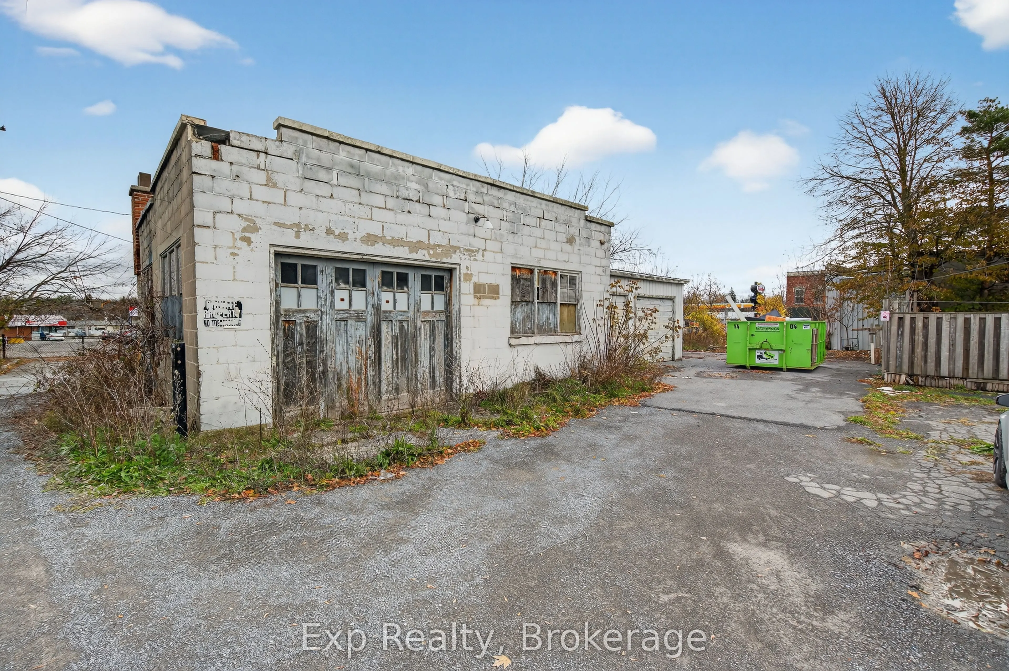 113 East Street E