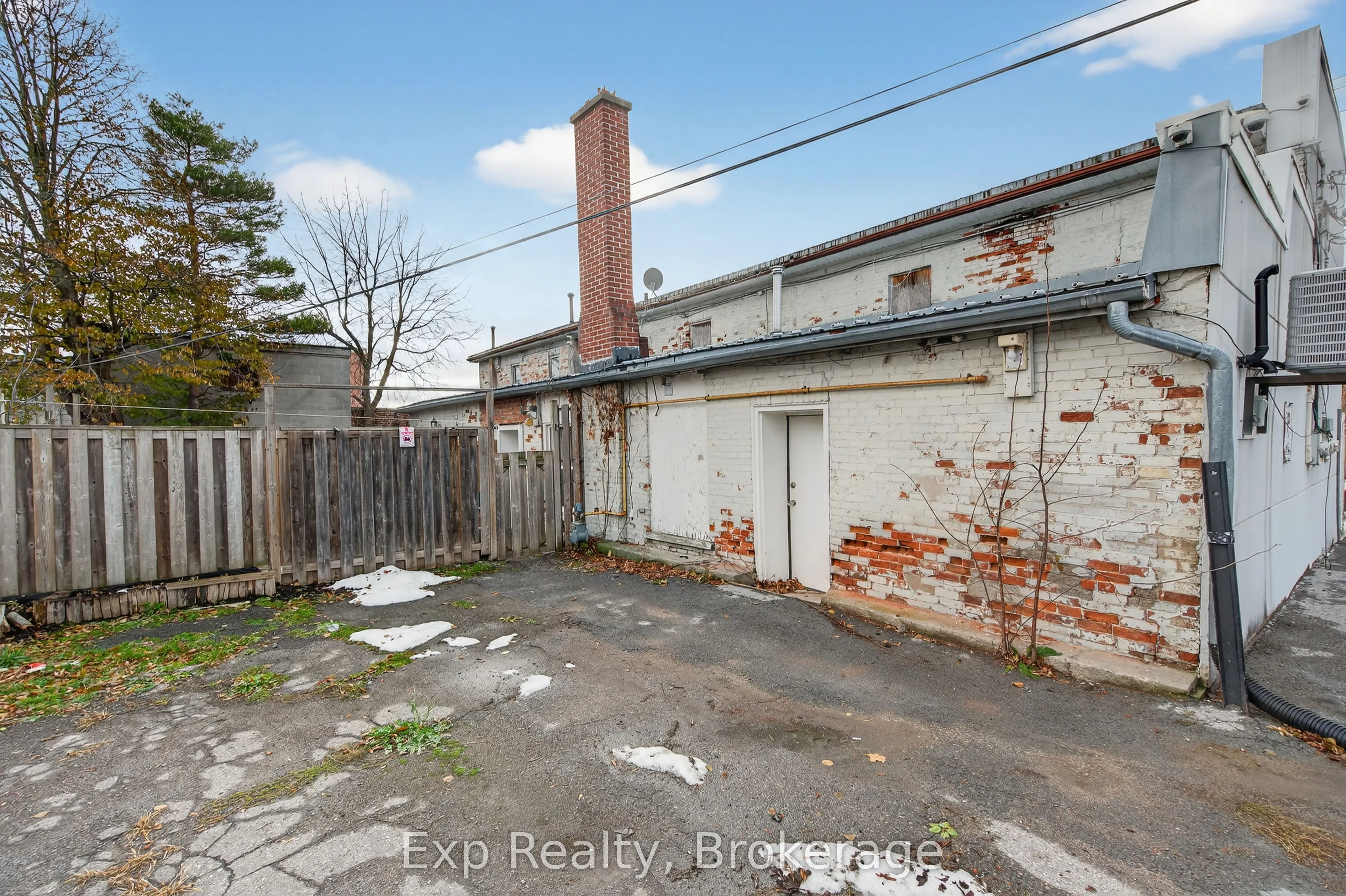 113 East Street E