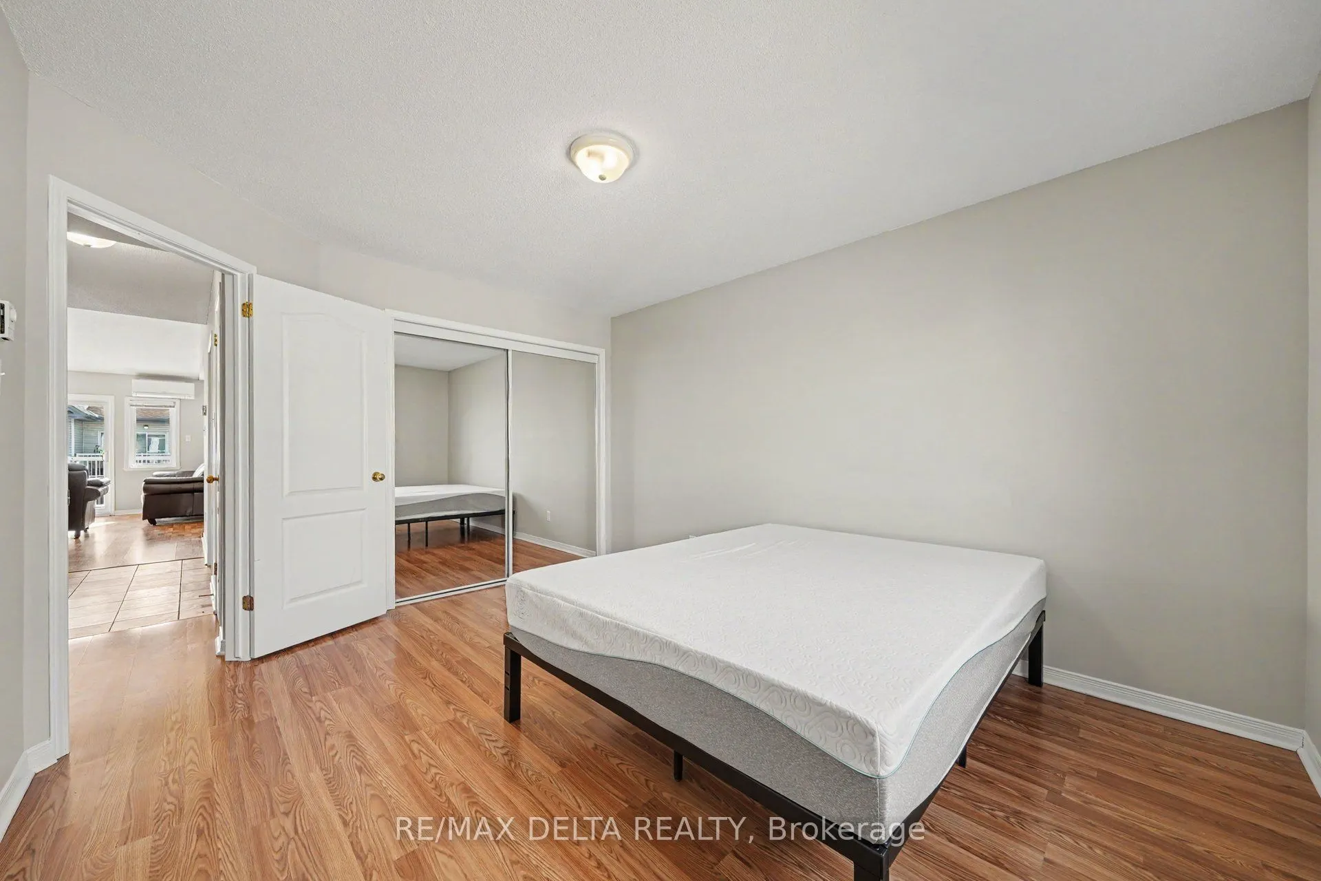 88 Lafleche Boulevard #204