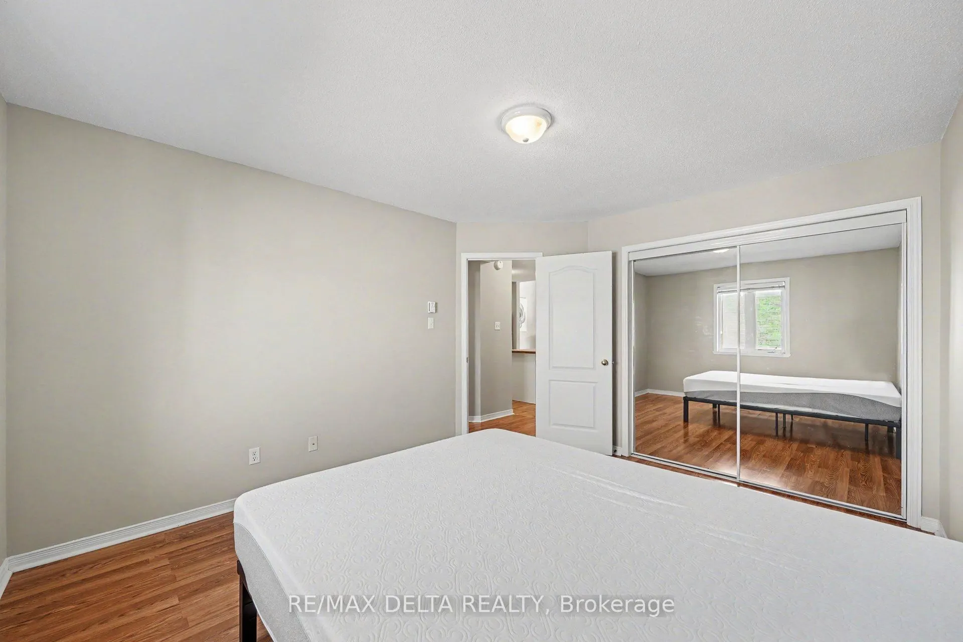 88 Lafleche Boulevard #204