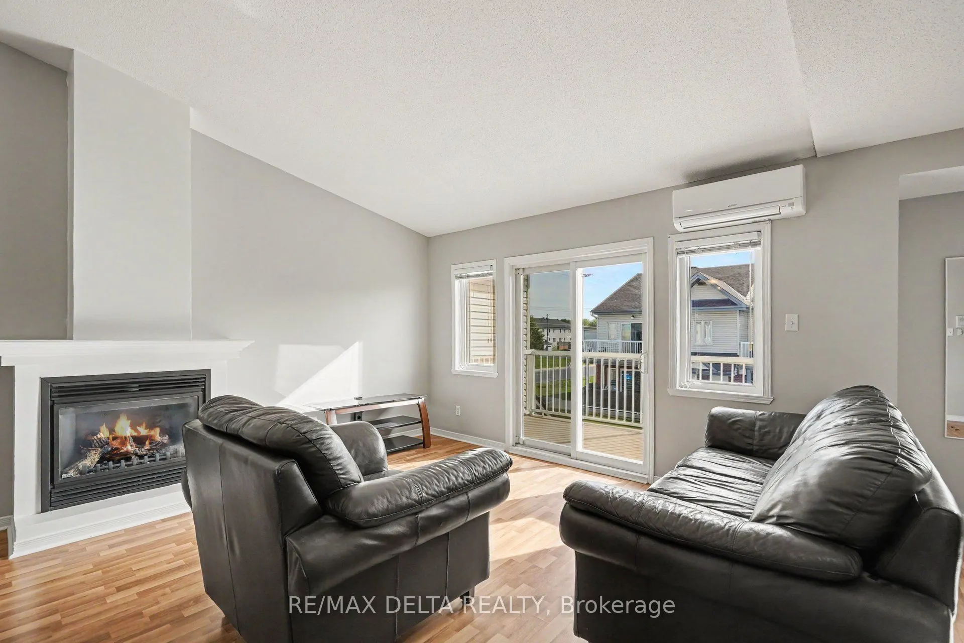 88 Lafleche Boulevard #204