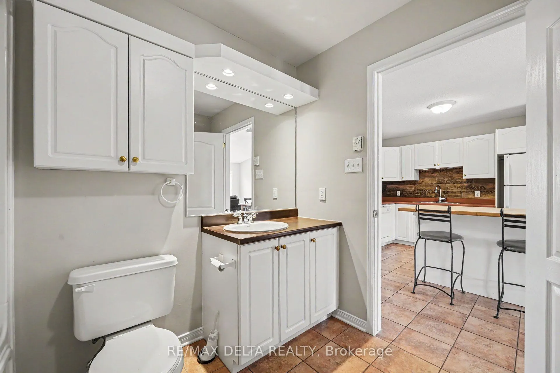 88 Lafleche Boulevard #204