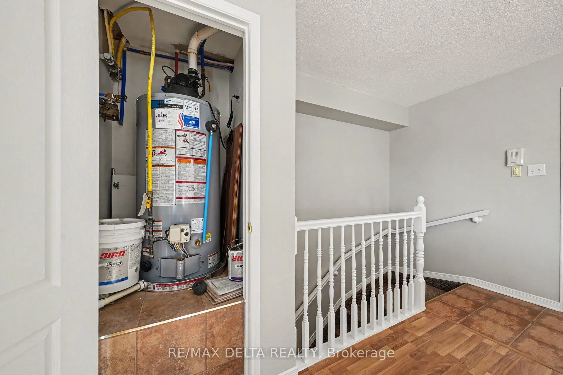 88 Lafleche Boulevard #204