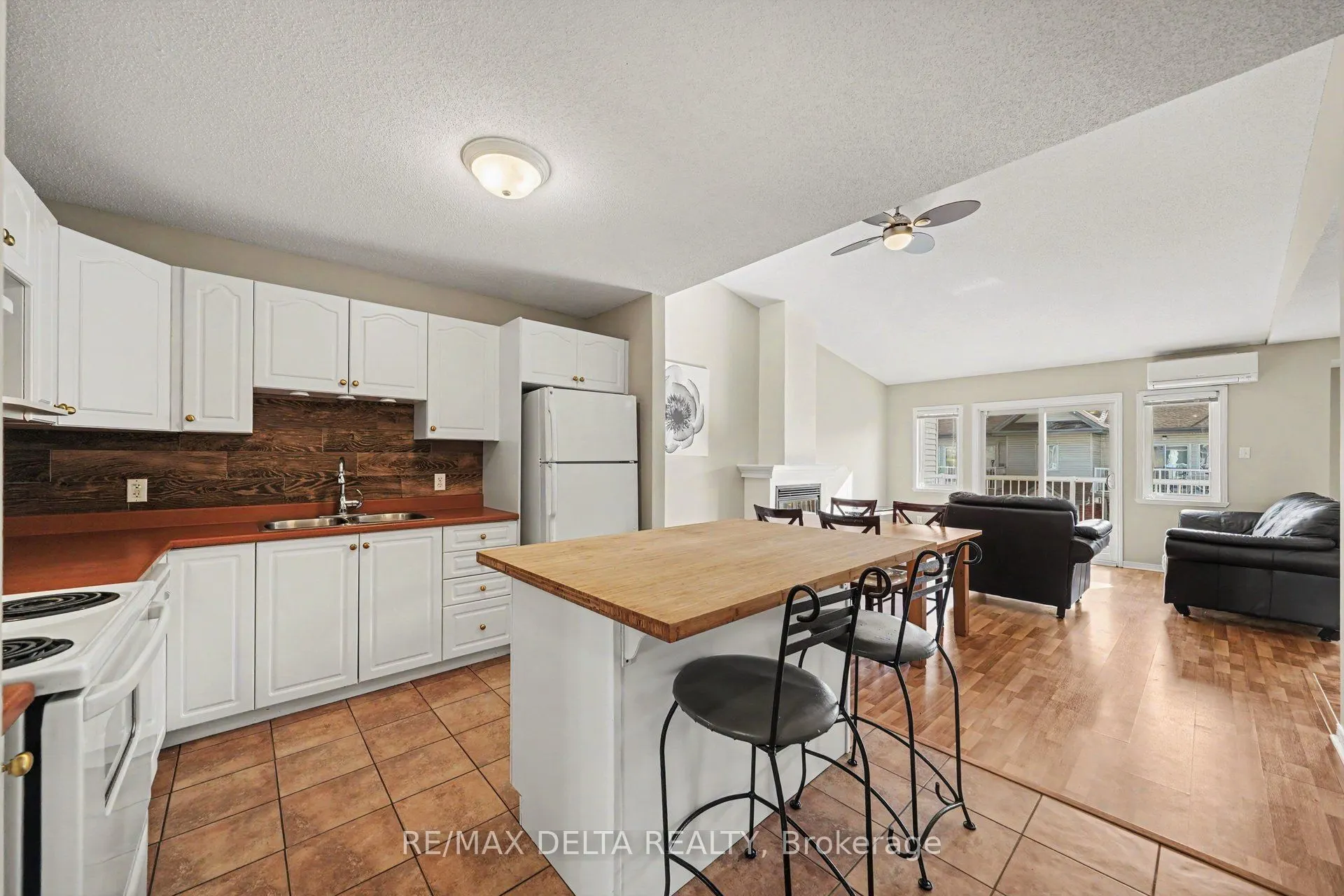 88 Lafleche Boulevard #204