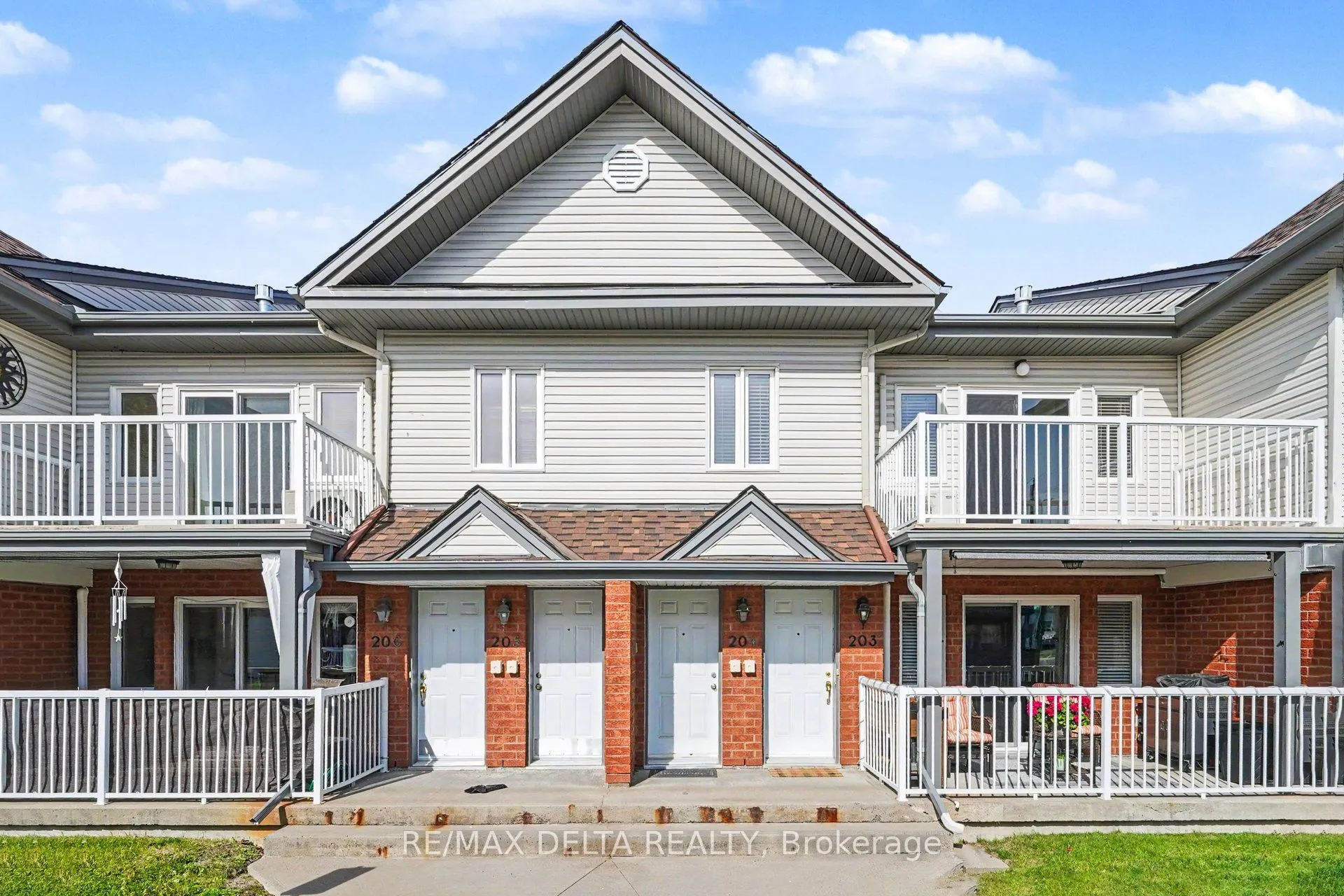 88 Lafleche Boulevard #204