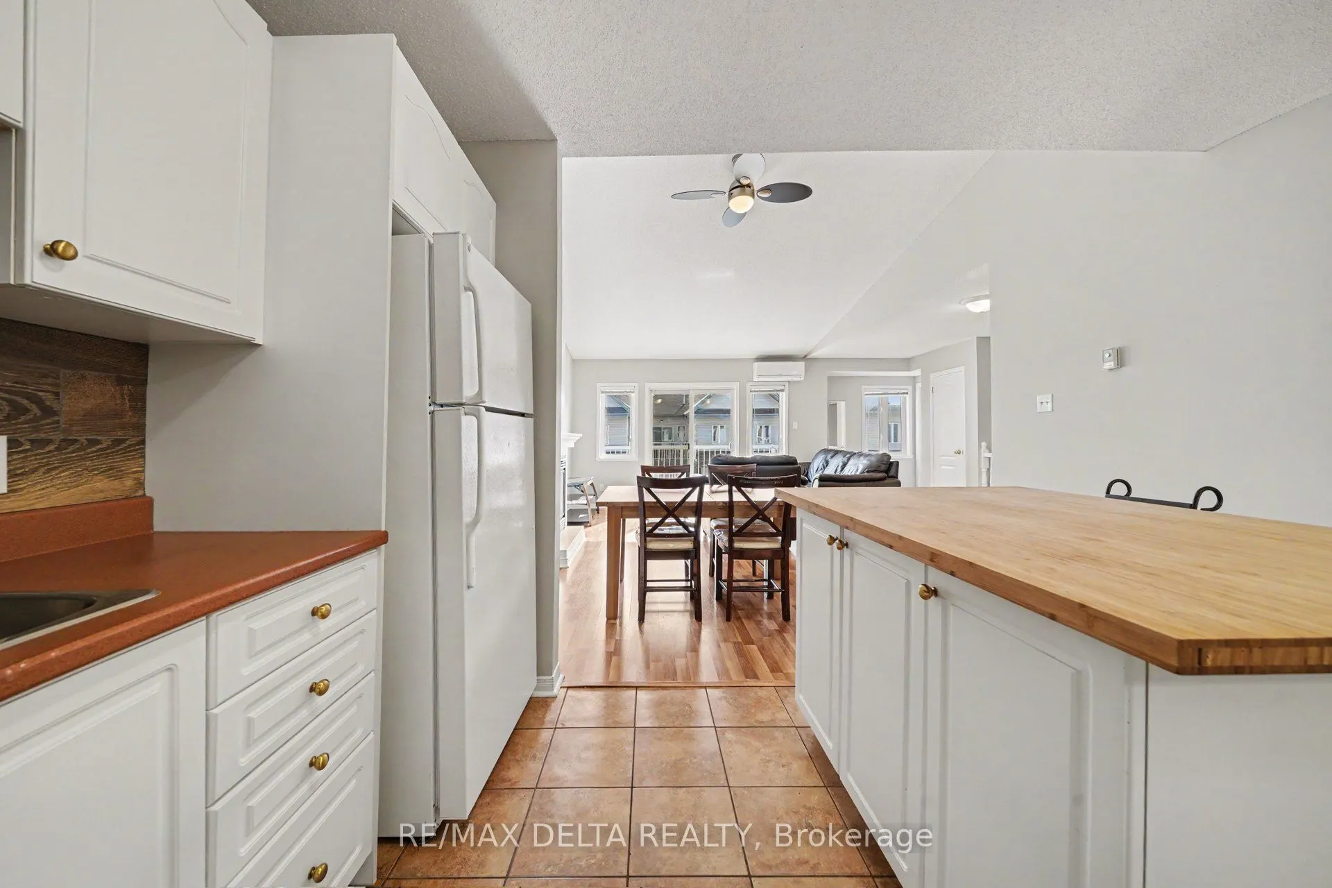 88 Lafleche Boulevard #204