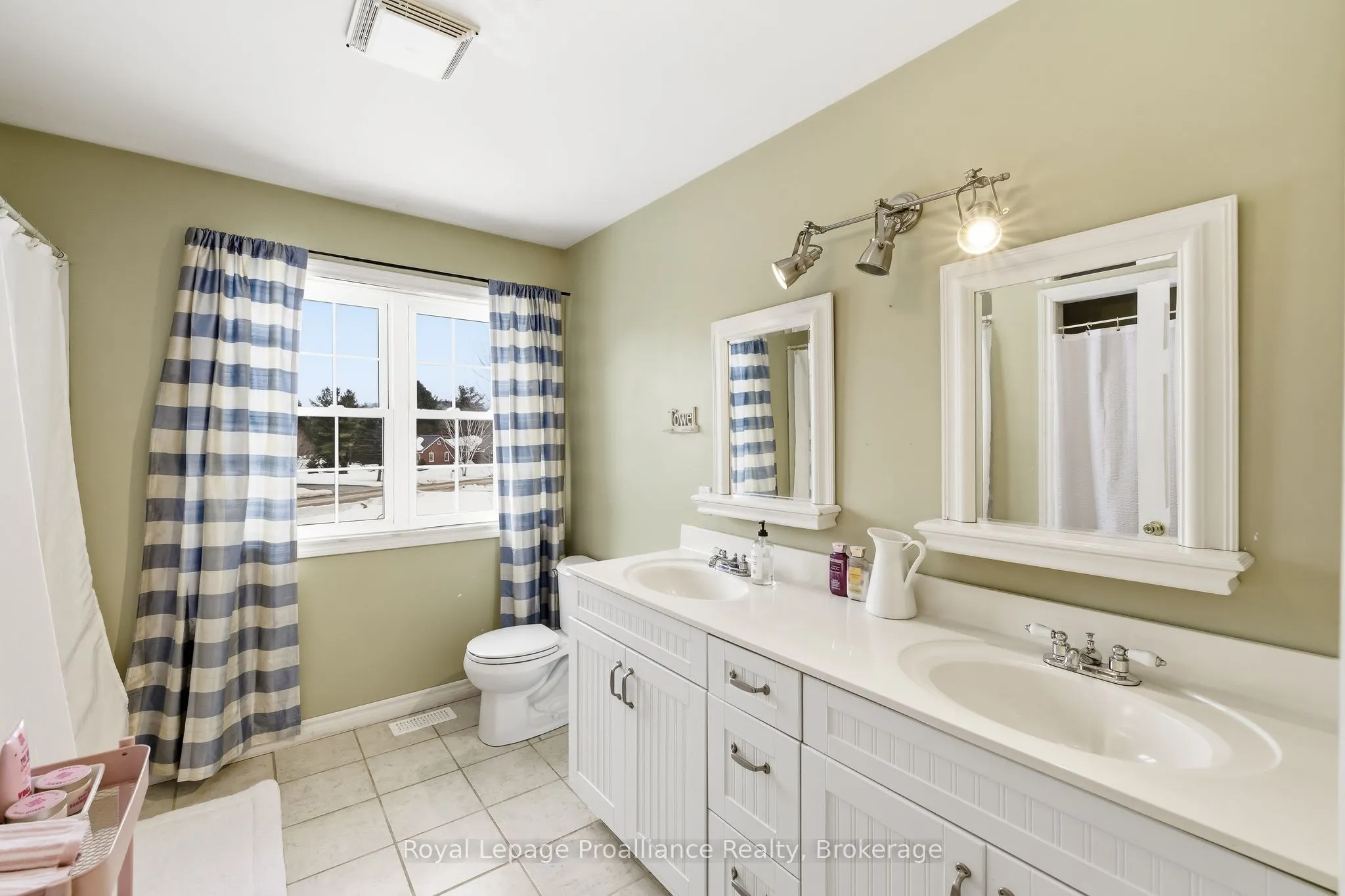 3937 Larose Crescent