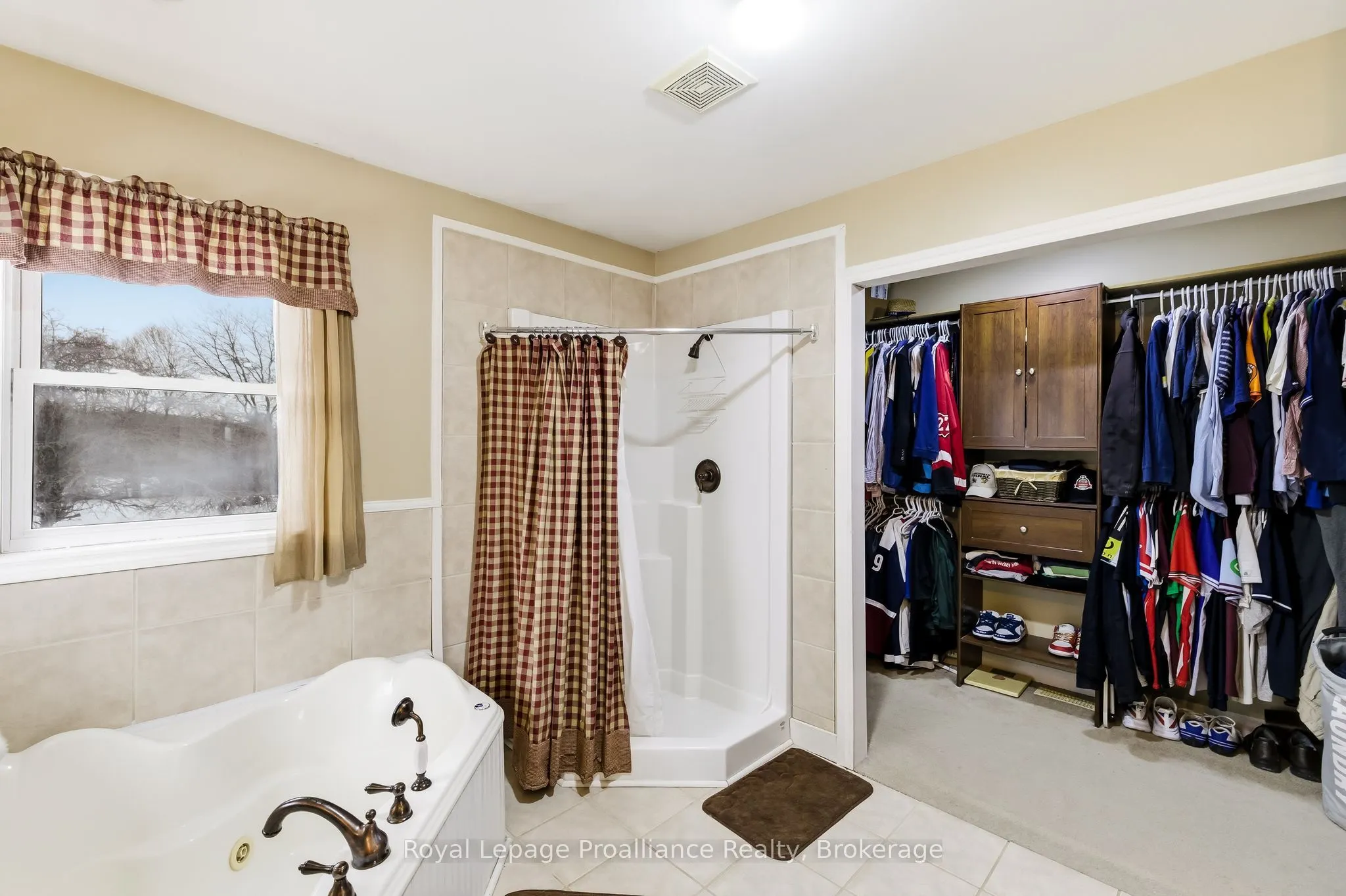 3937 Larose Crescent